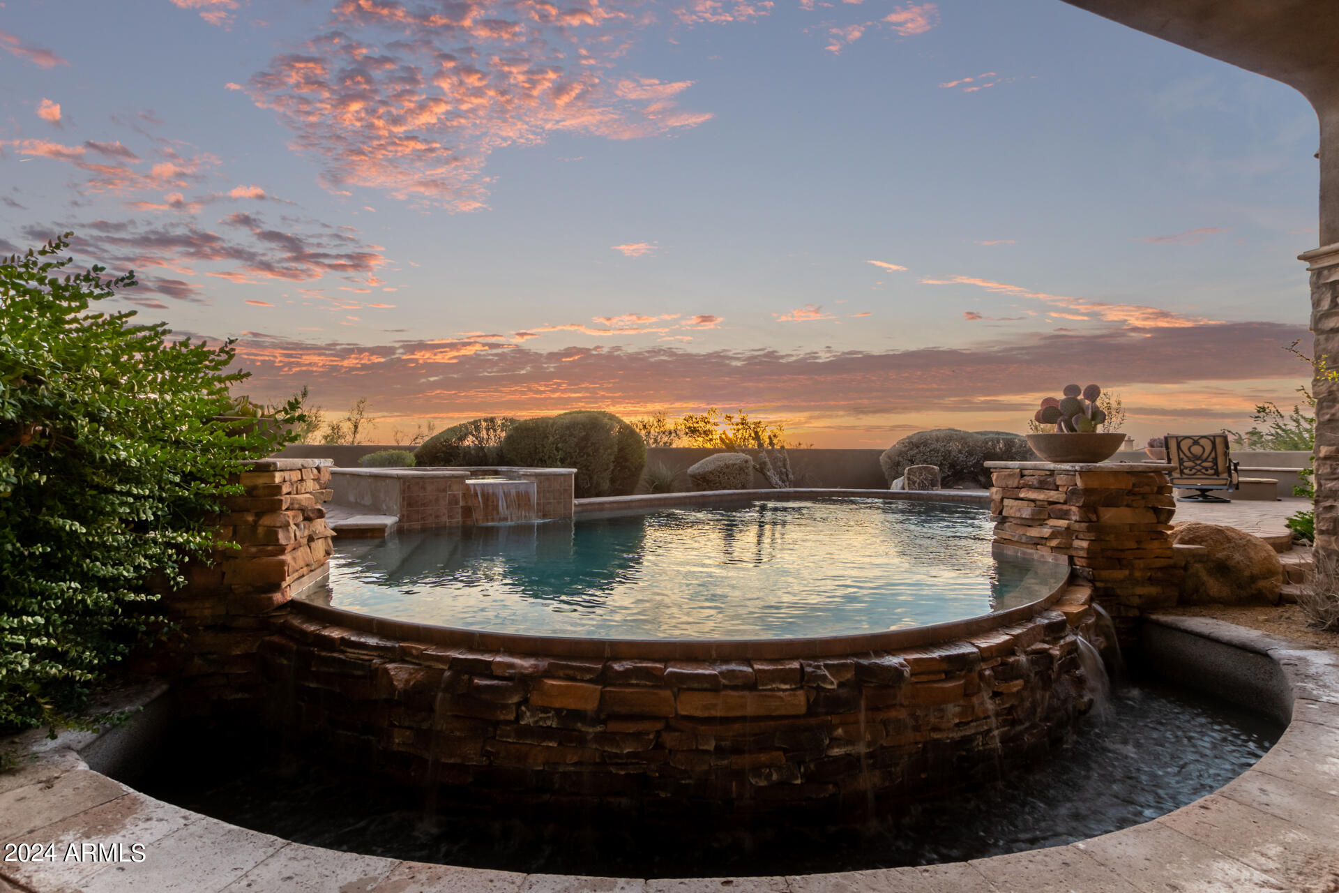 SIERRA HILLS - Residential