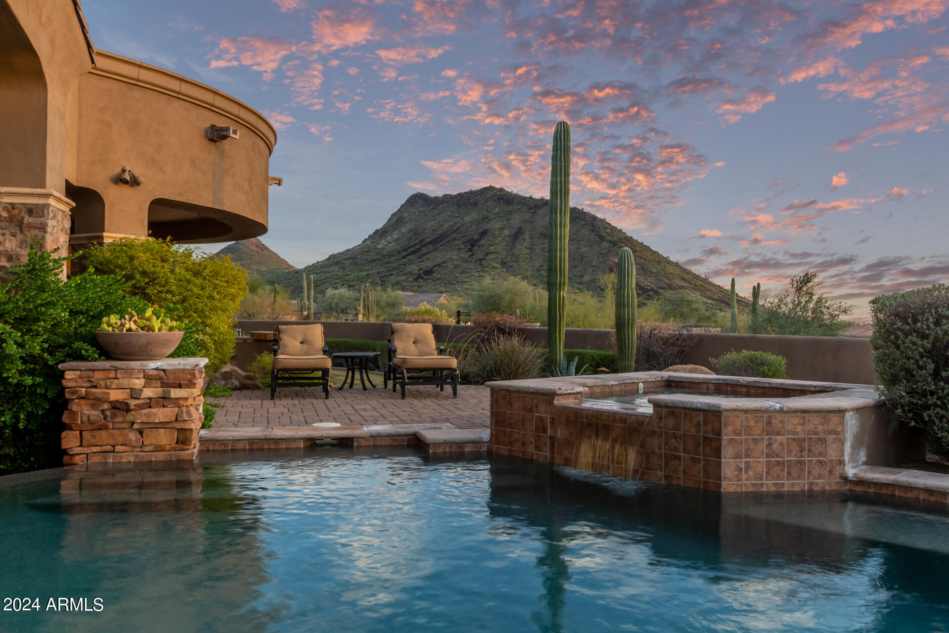 SIERRA HILLS - Residential