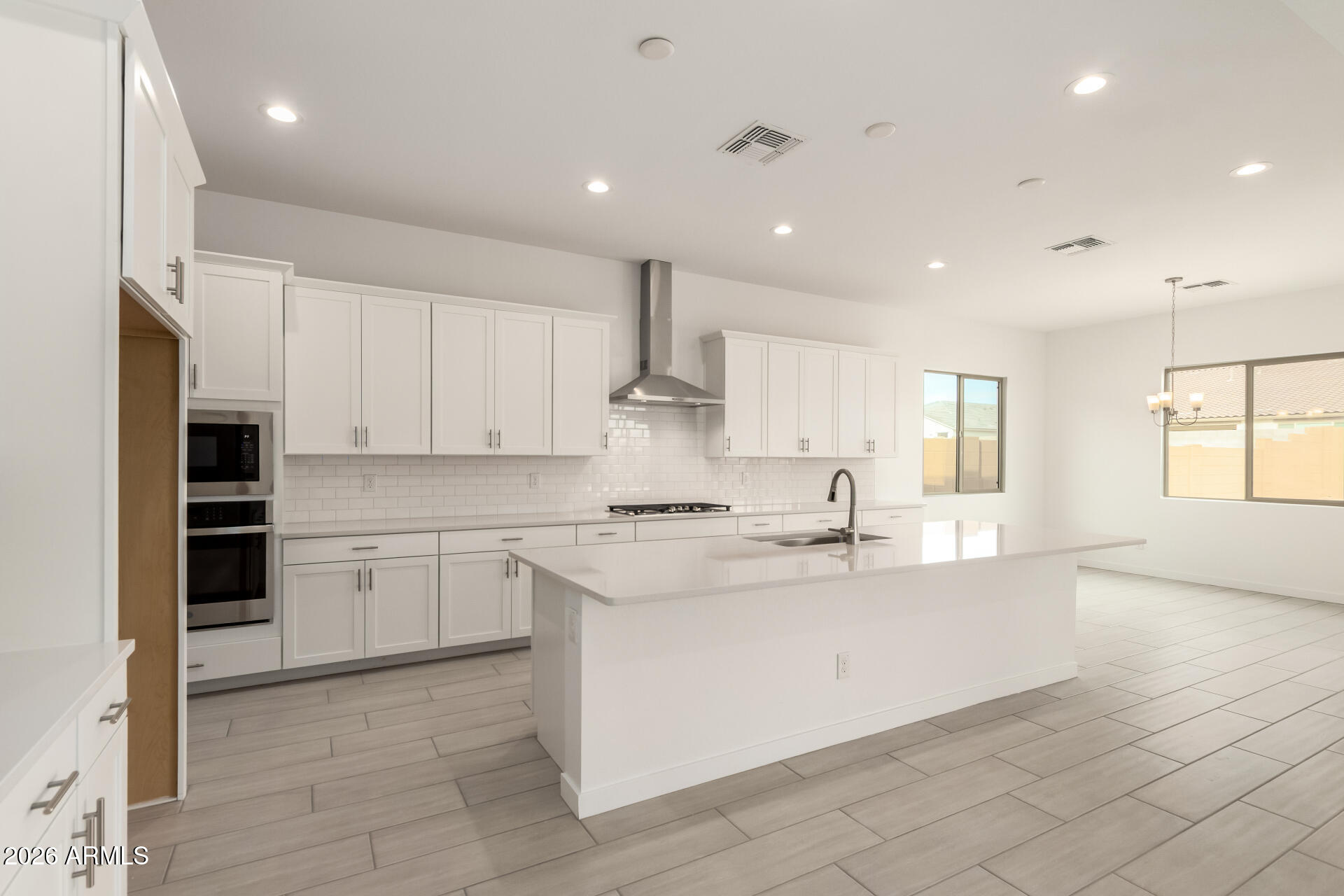 15832 W DESERT HOLLOW Drive