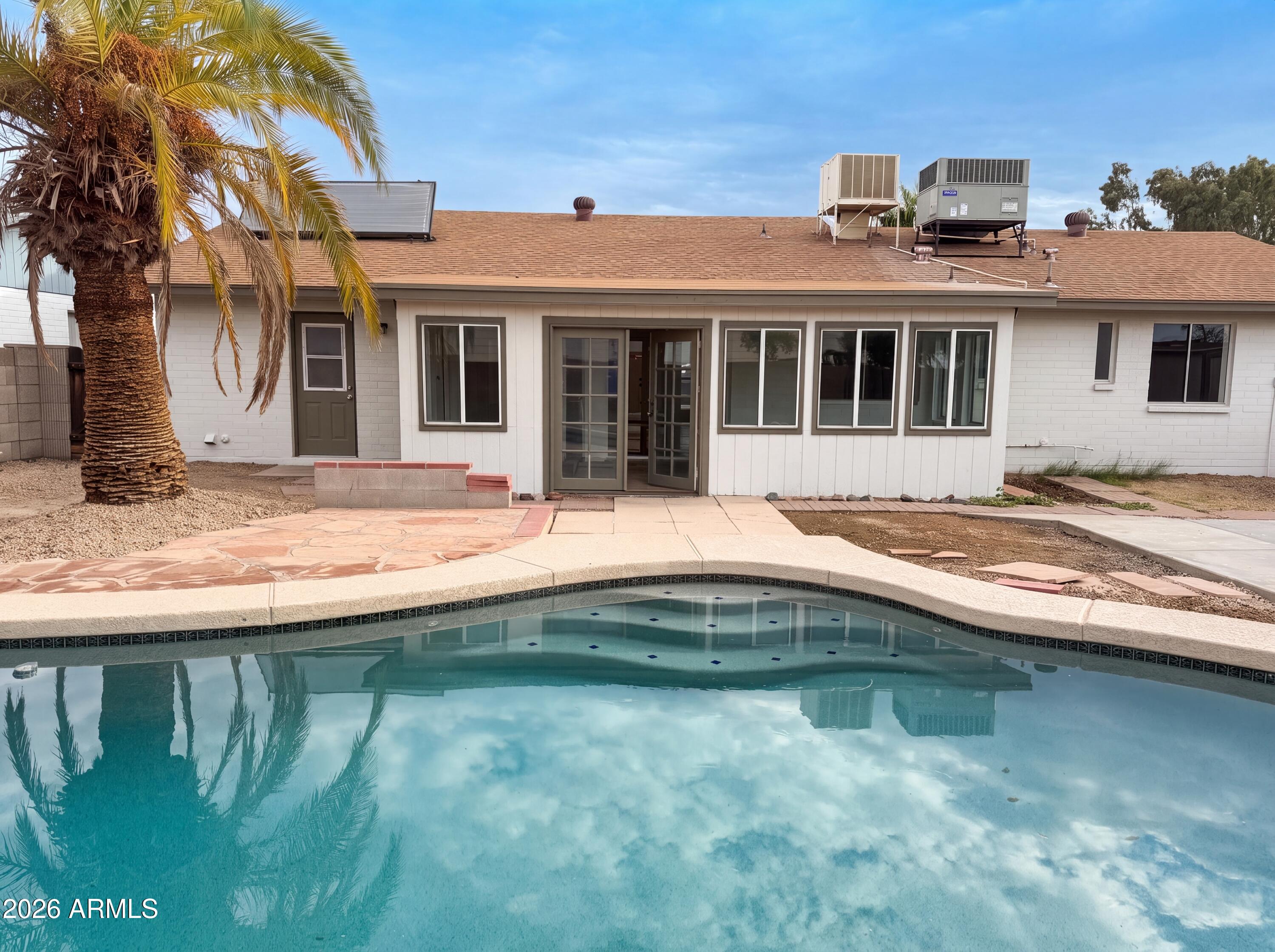 10501 W LOMA Lane