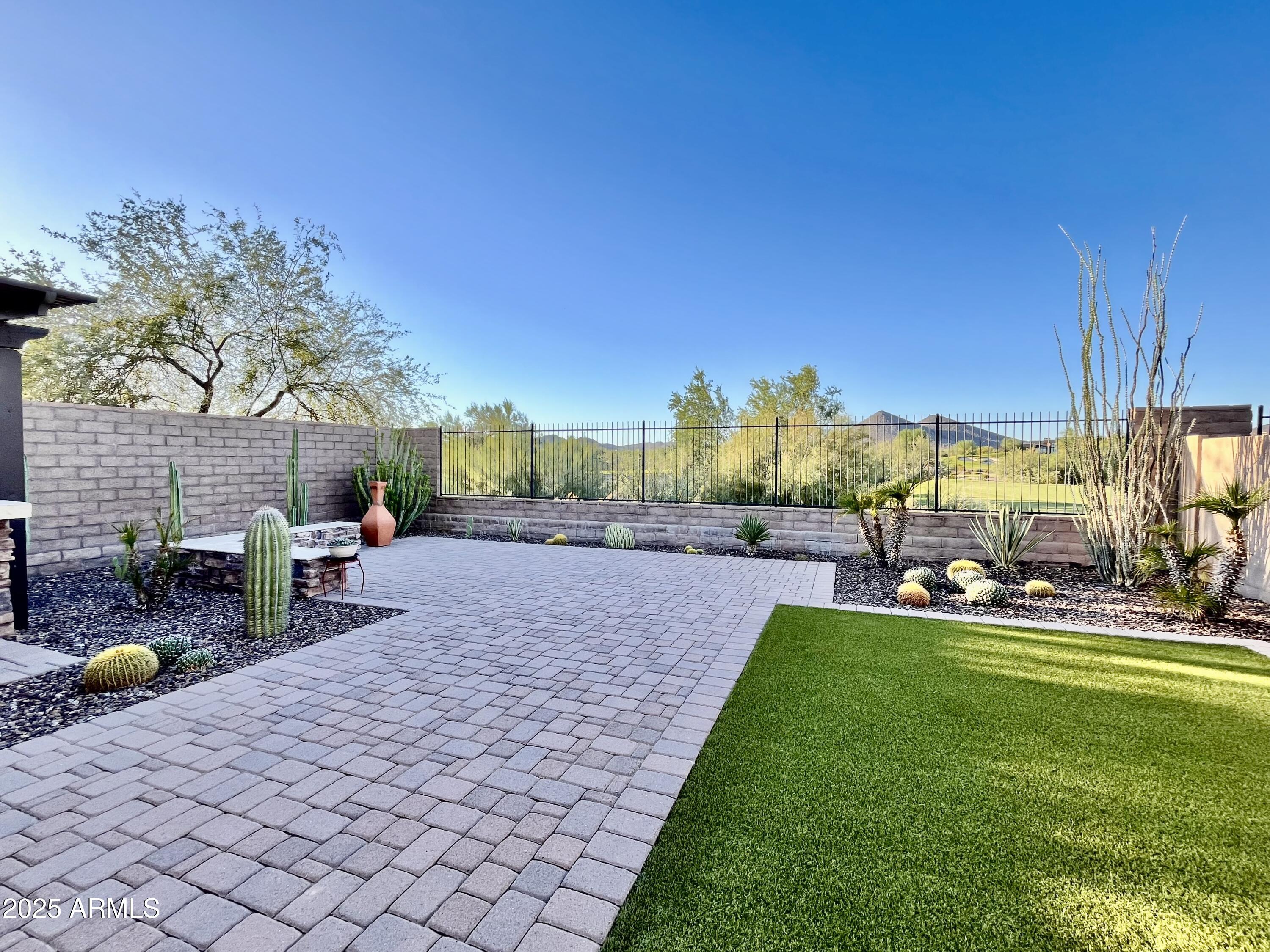12144 W DESERT MIRAGE Drive