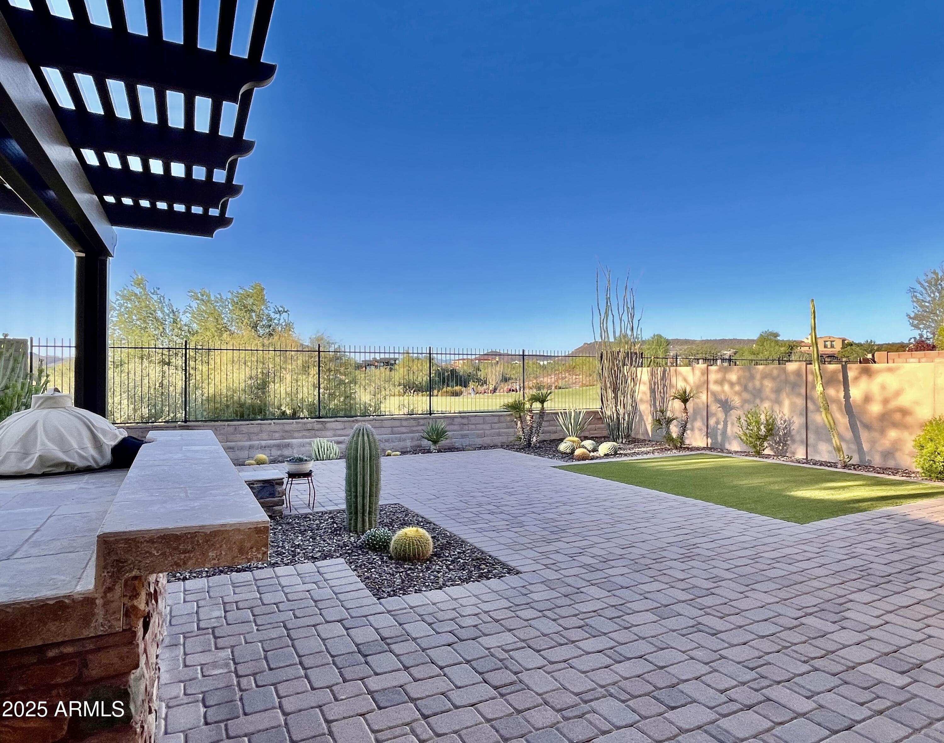 12144 W DESERT MIRAGE Drive