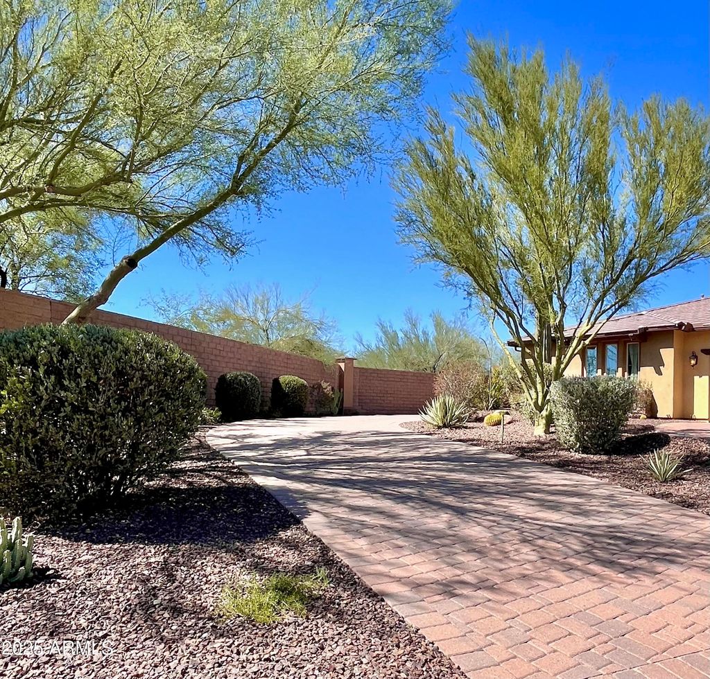 Photo of 12144 W Desert Mirage Drive, Peoria, AZ 85383 (MLS # 6929972)