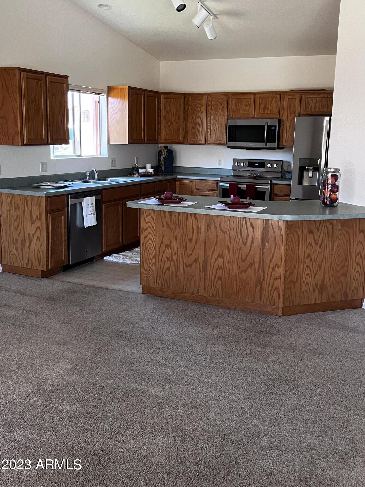 Canyon de Flores - Residential