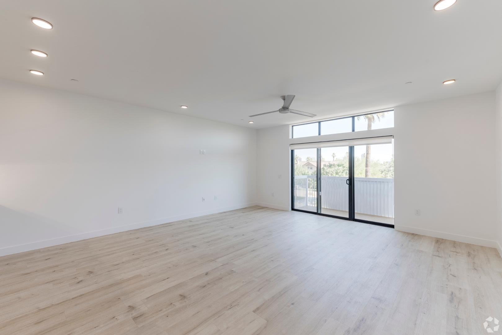 531 E Willetta Street Unit 202