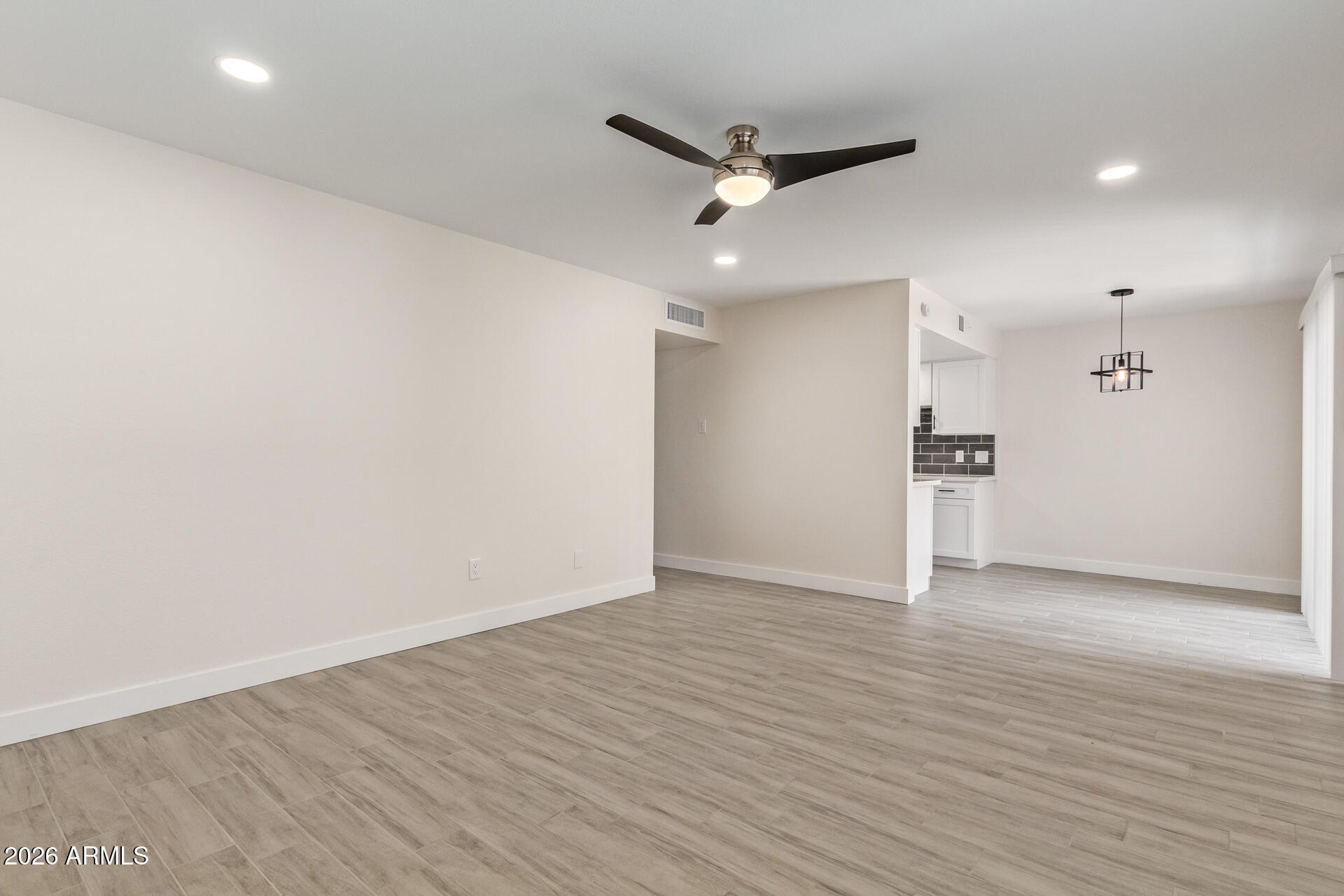 1041 N GRANITE REEF Road