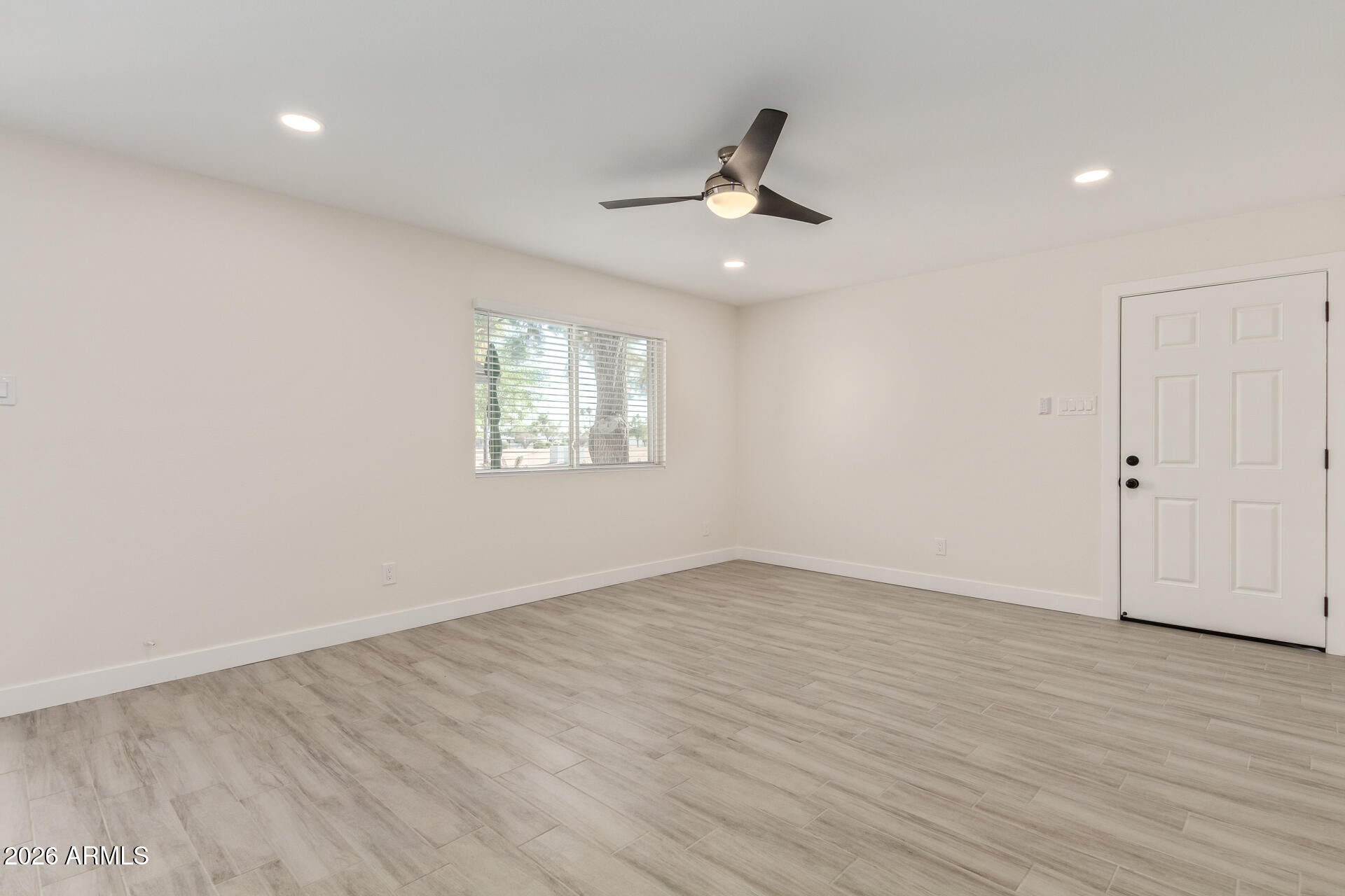 1041 N GRANITE REEF Road