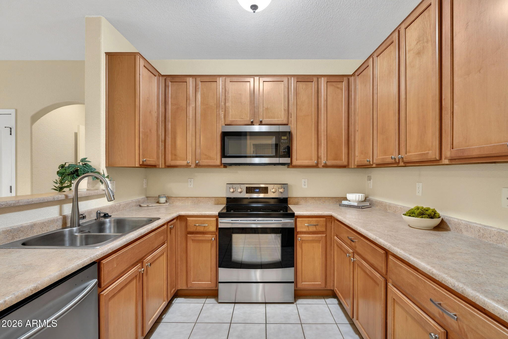 ARROWHEAD VILLAS - Residential