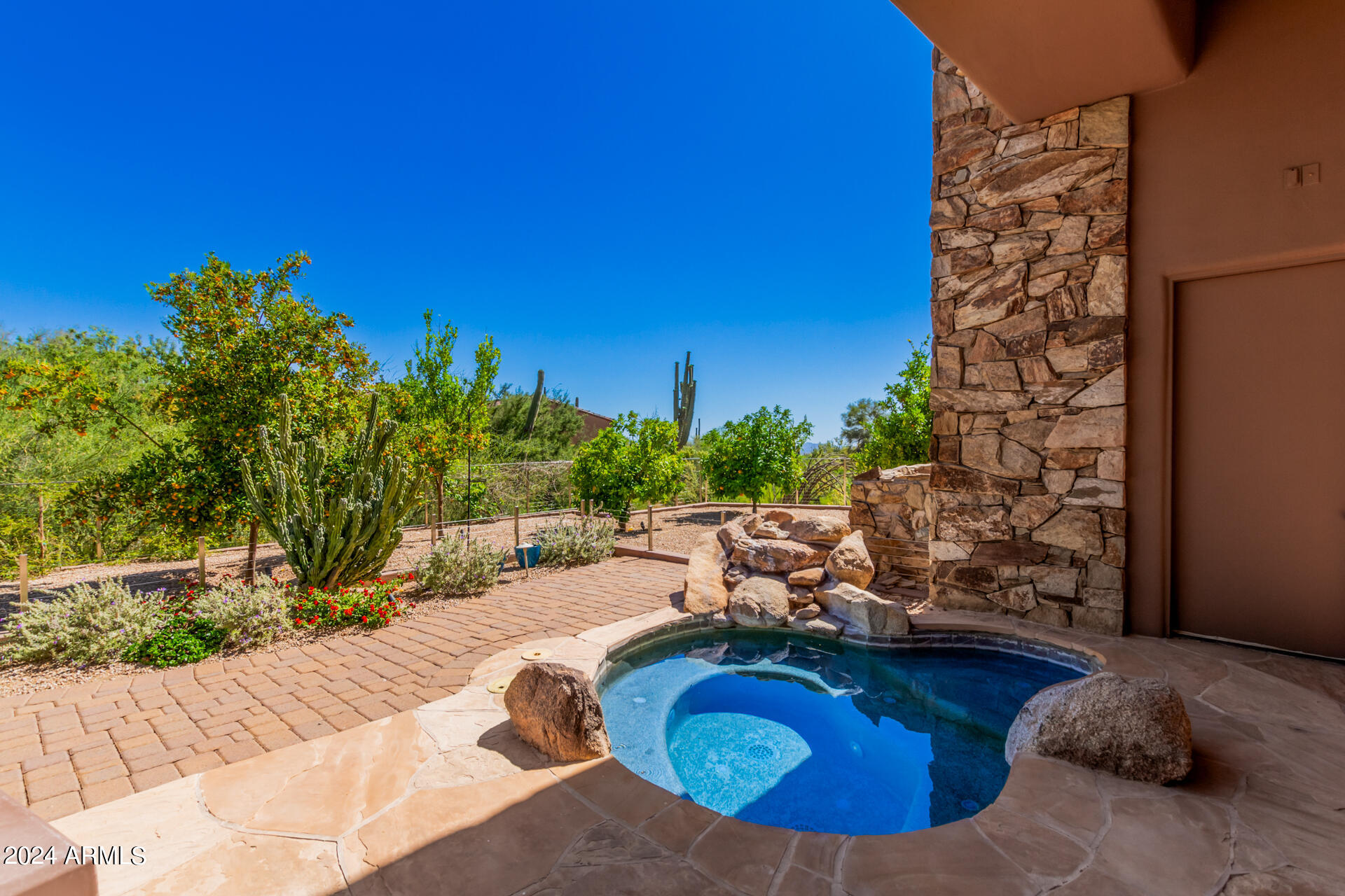 ESTANCIA - Residential