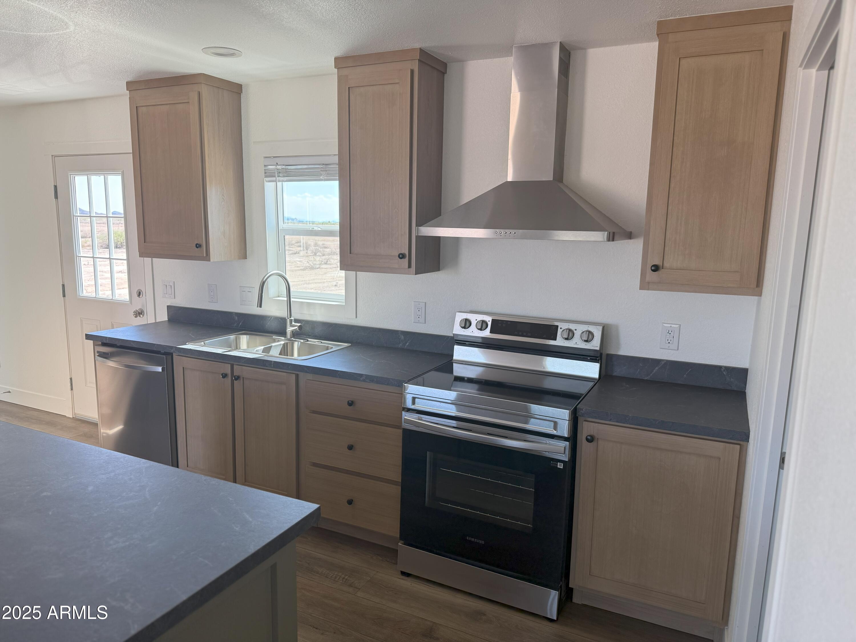 40325 W HARRISON Street