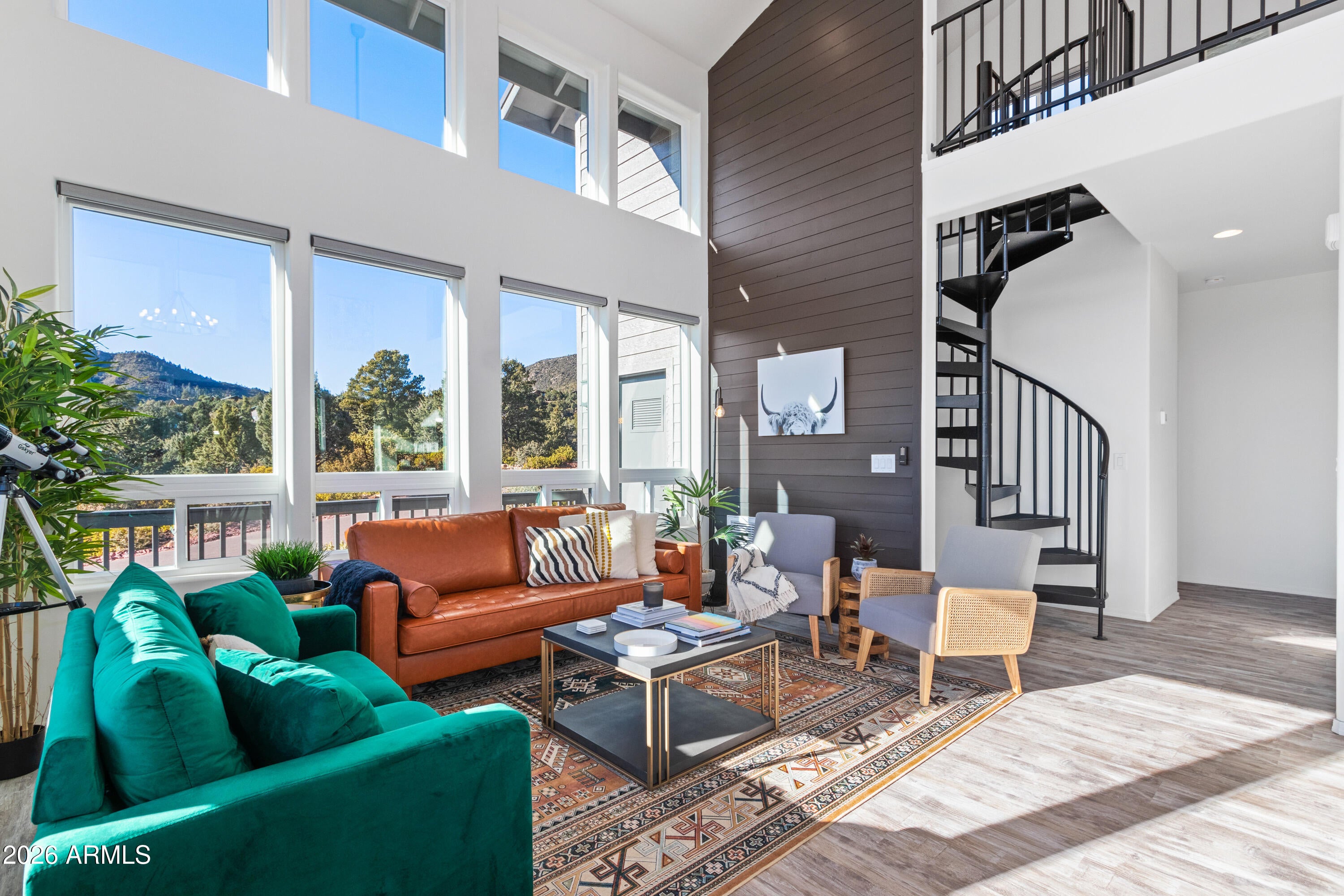 1124 E ELK RIM Court