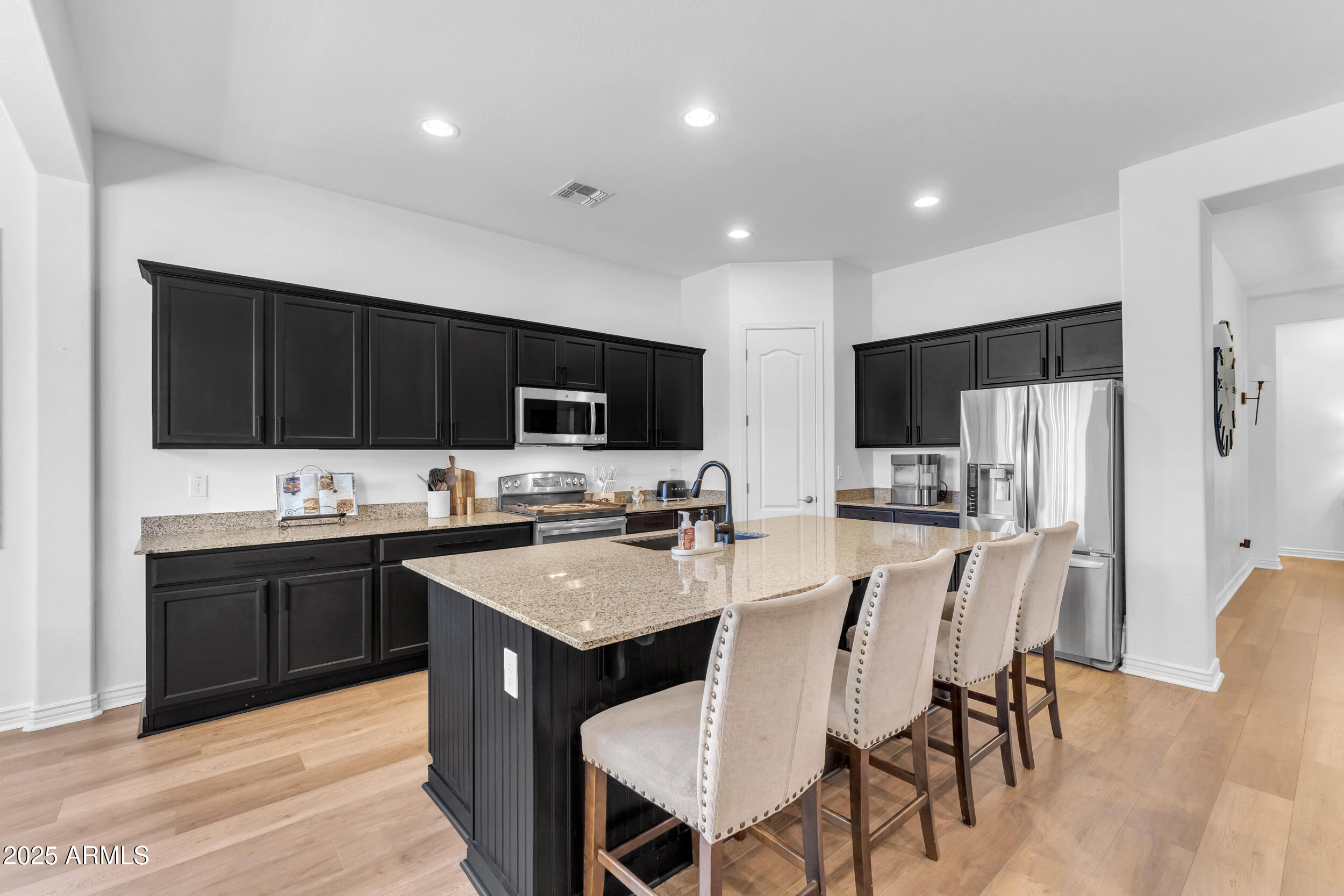 2459 E LINDRICK Drive