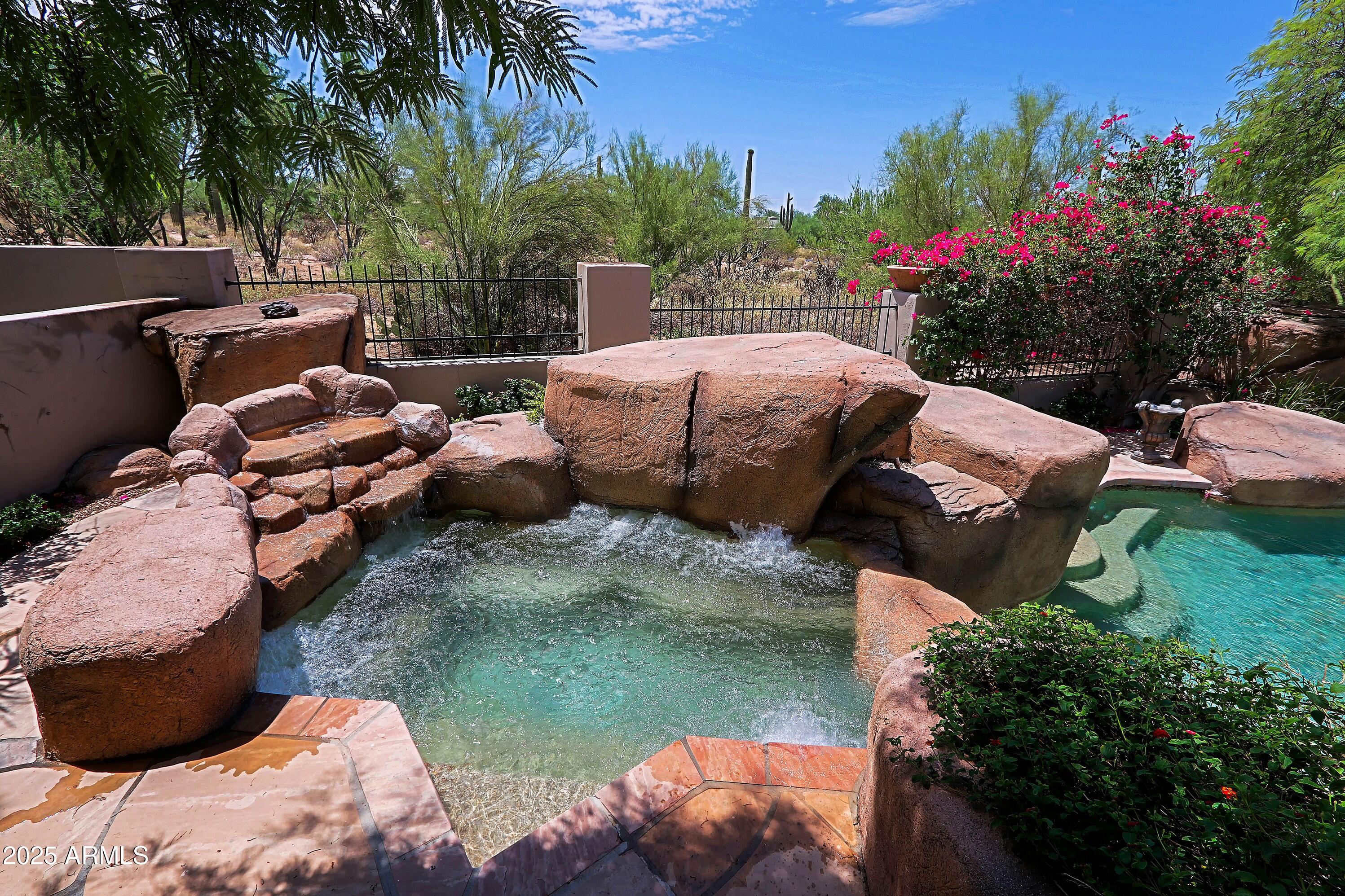 10040 E HAPPY VALLEY Road 204