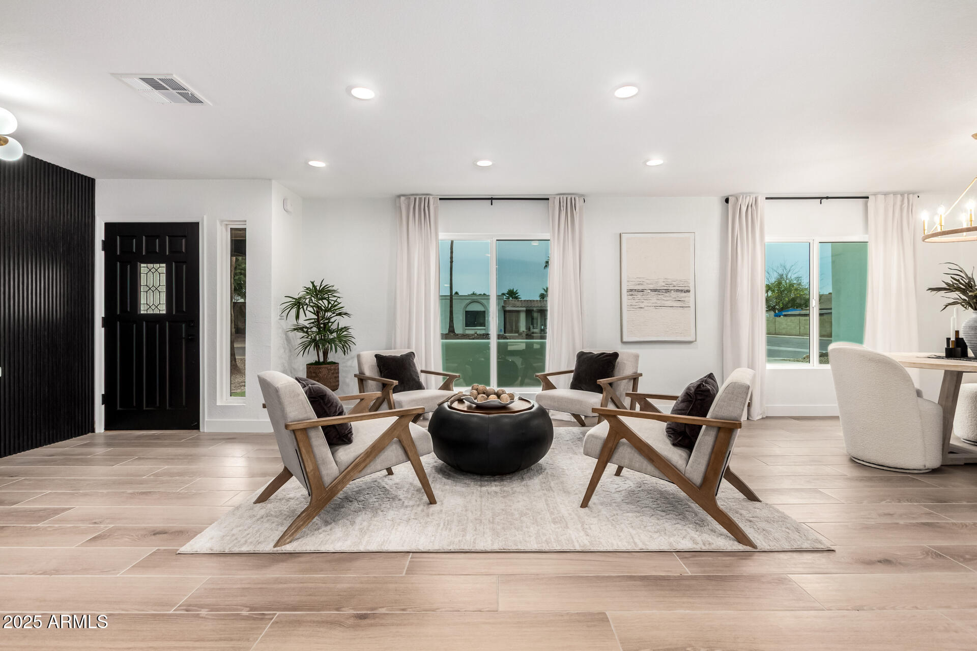 5040 E COLUMBINE Drive