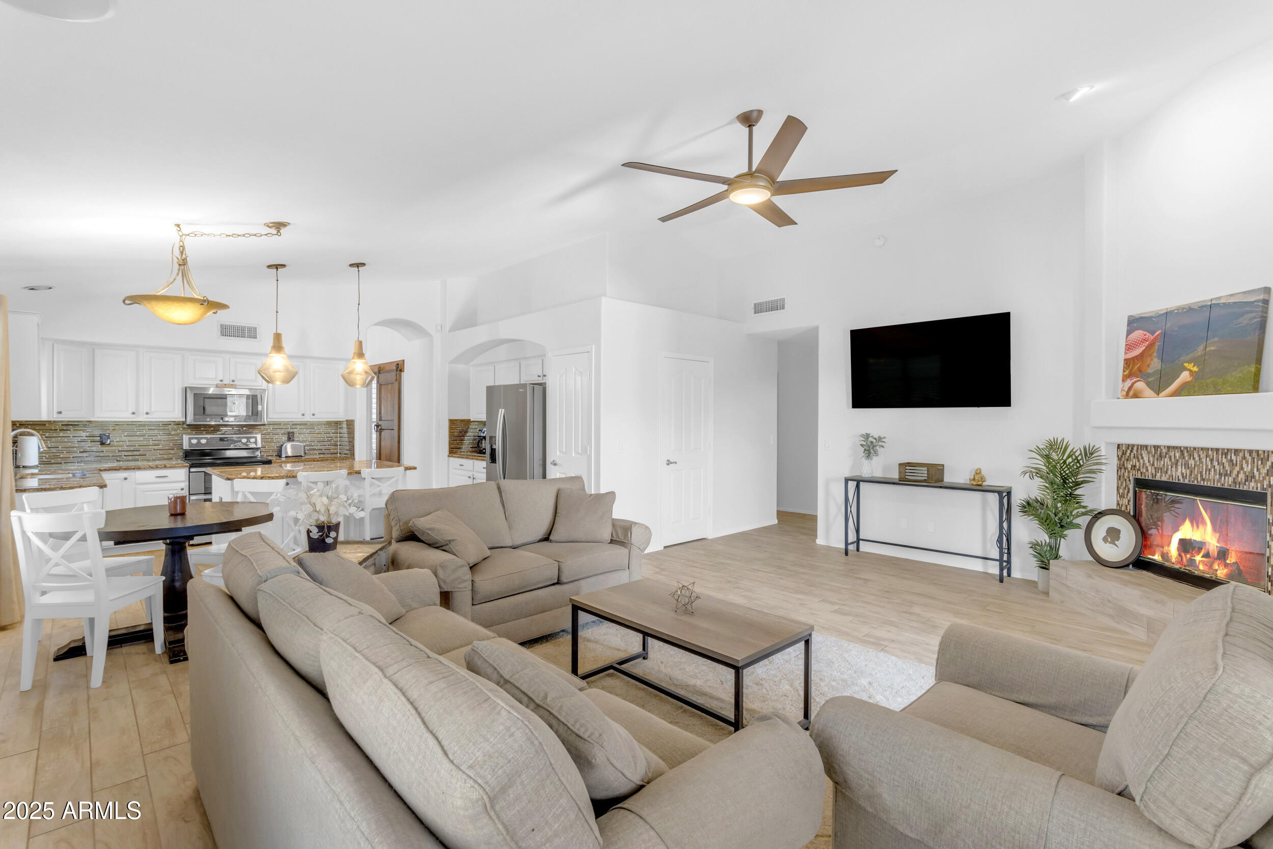 4301 E ABRAHAM Lane