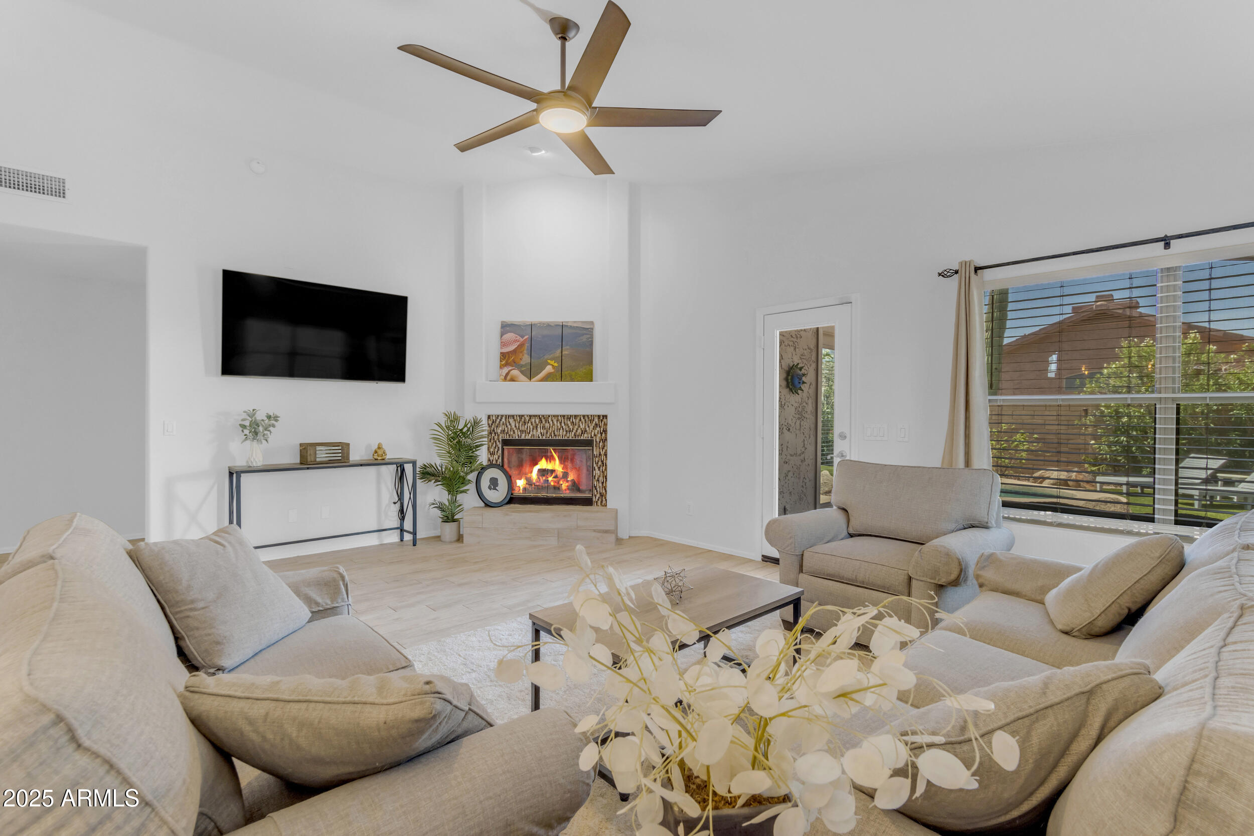 4301 E ABRAHAM Lane