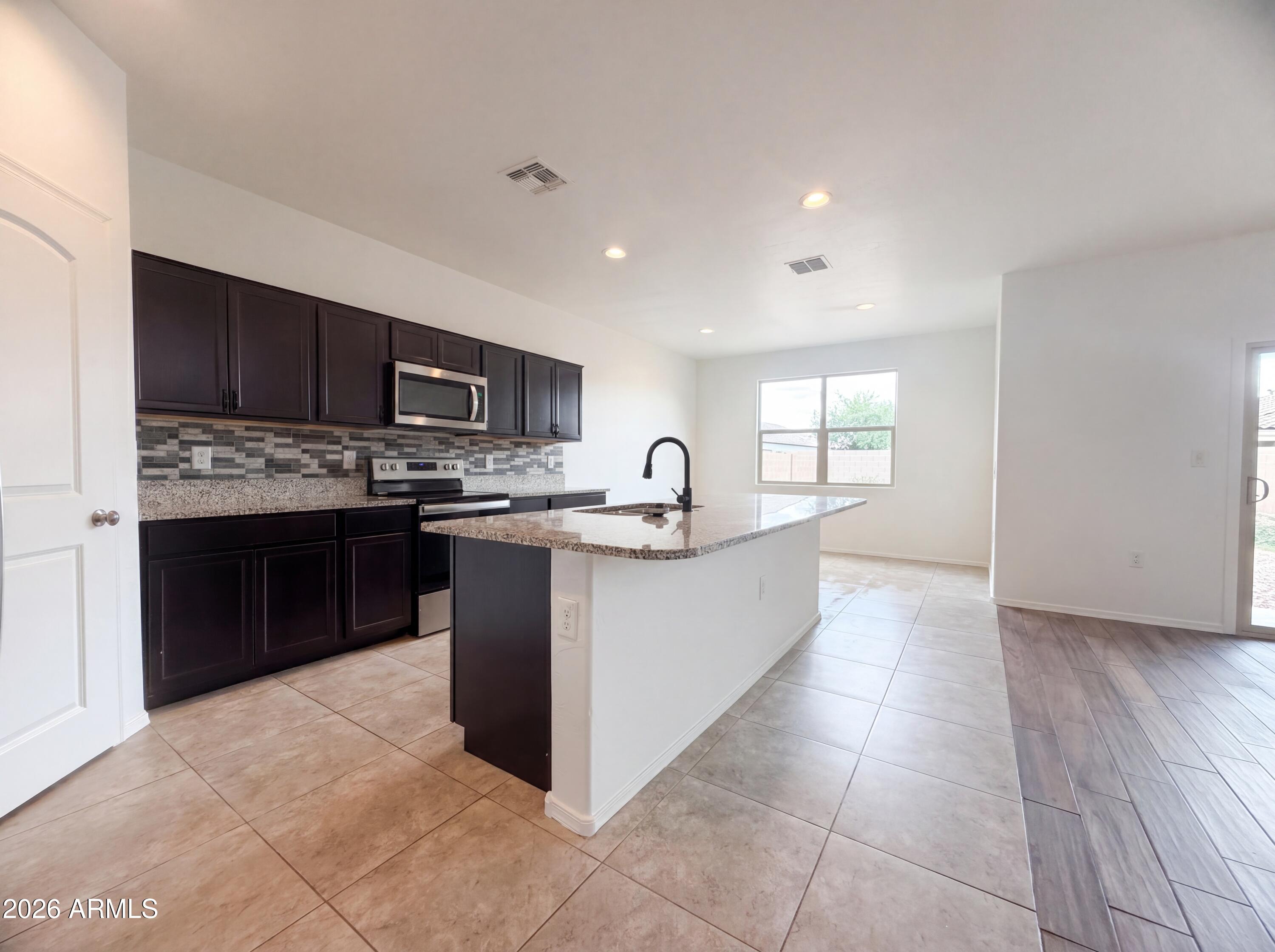 4850 E LIVING STONE Way