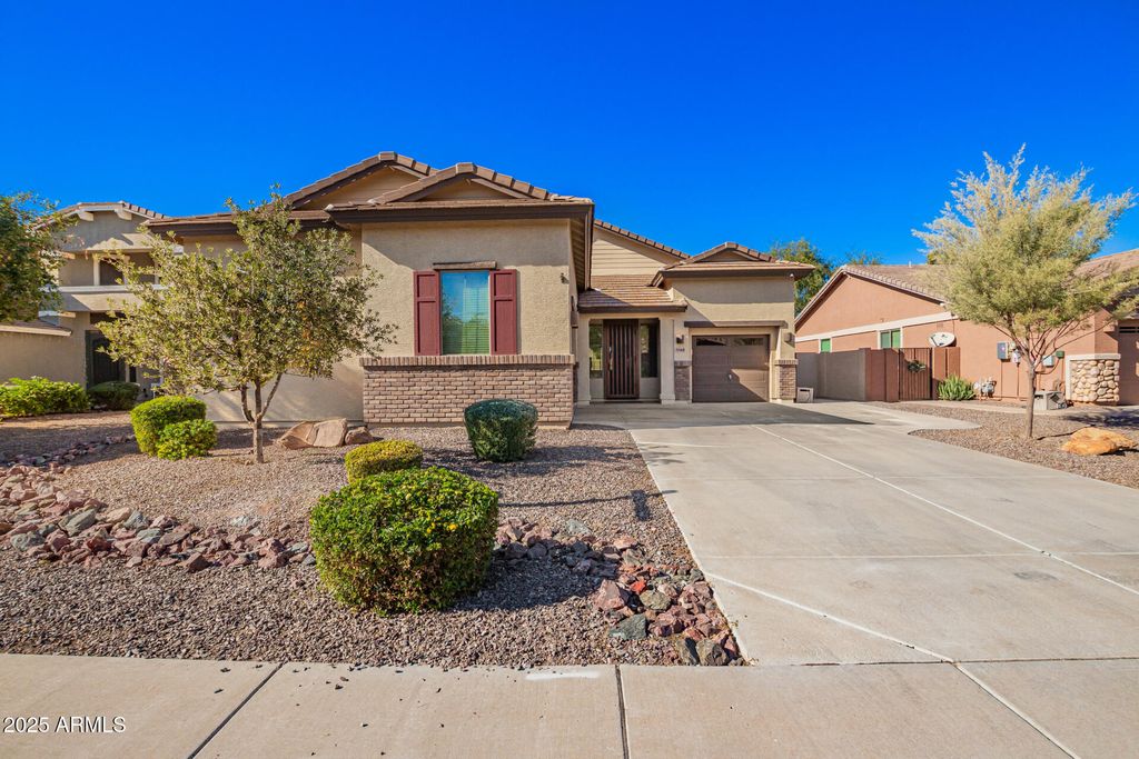 Photo of 4668 S Mcminn Drive, Gilbert, AZ 85297 (MLS # 6958538)