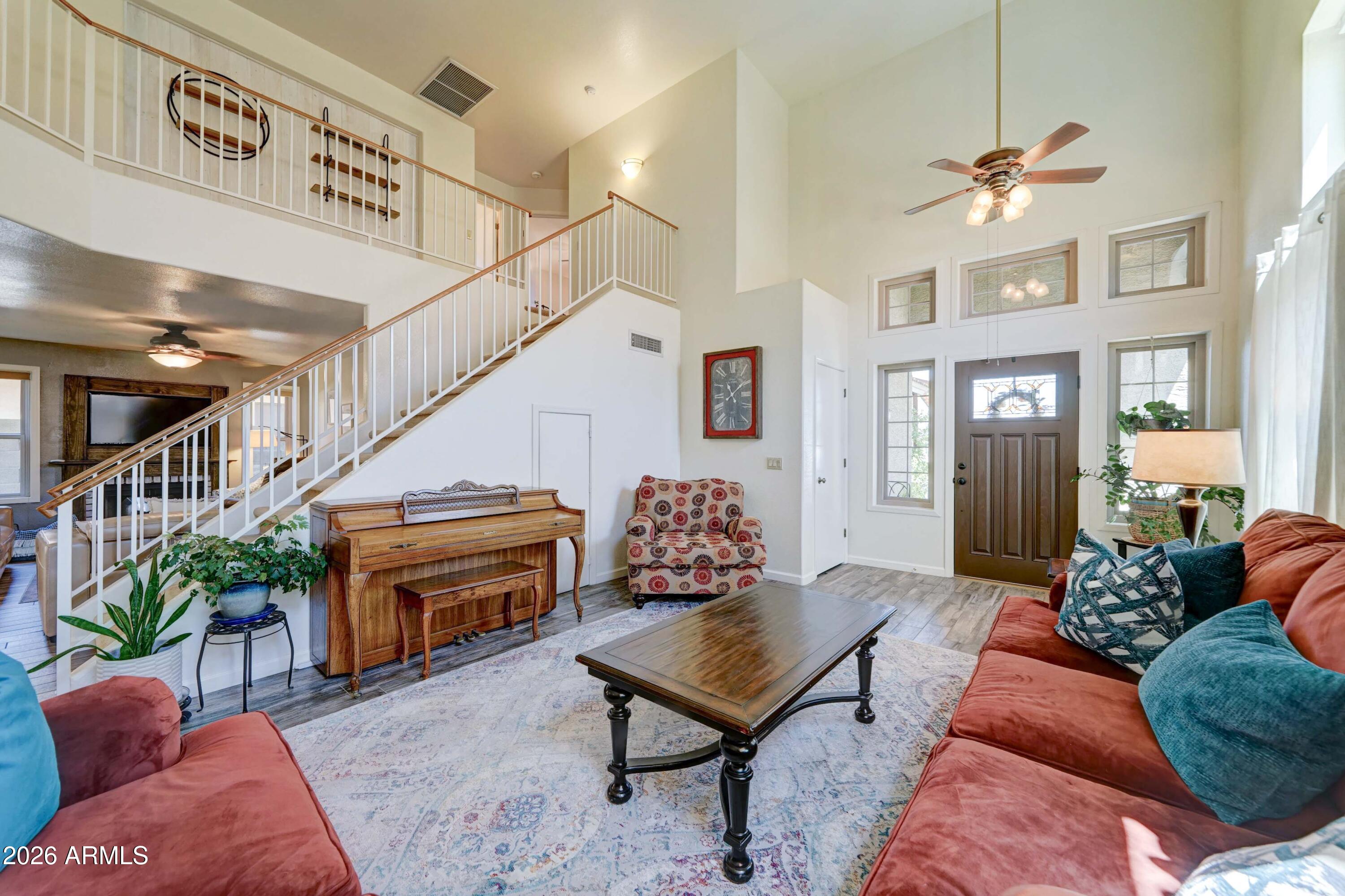 4427 E MOUNTAIN VISTA Drive