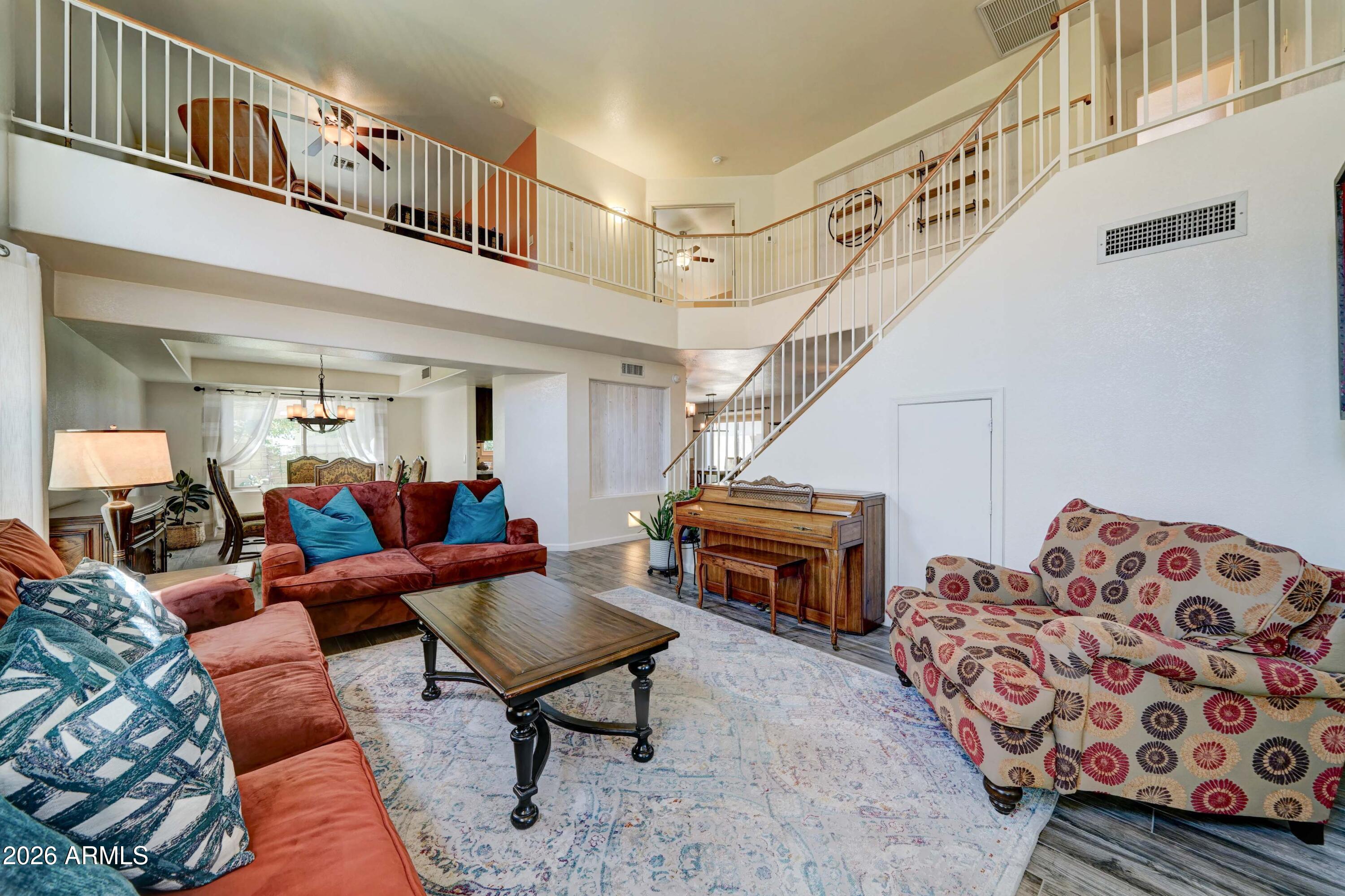 4427 E MOUNTAIN VISTA Drive