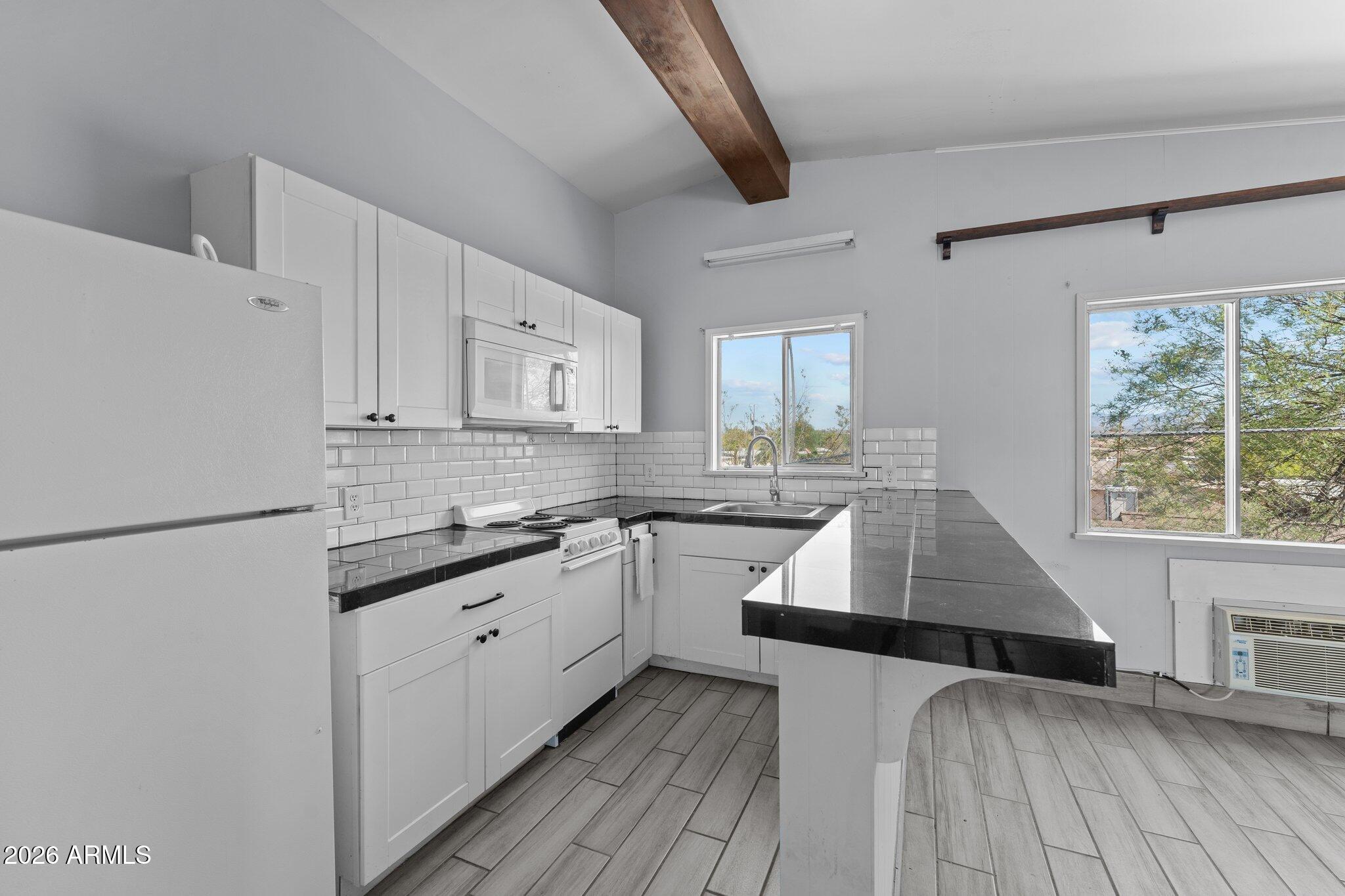 692 W Wickenburg Way Apt C