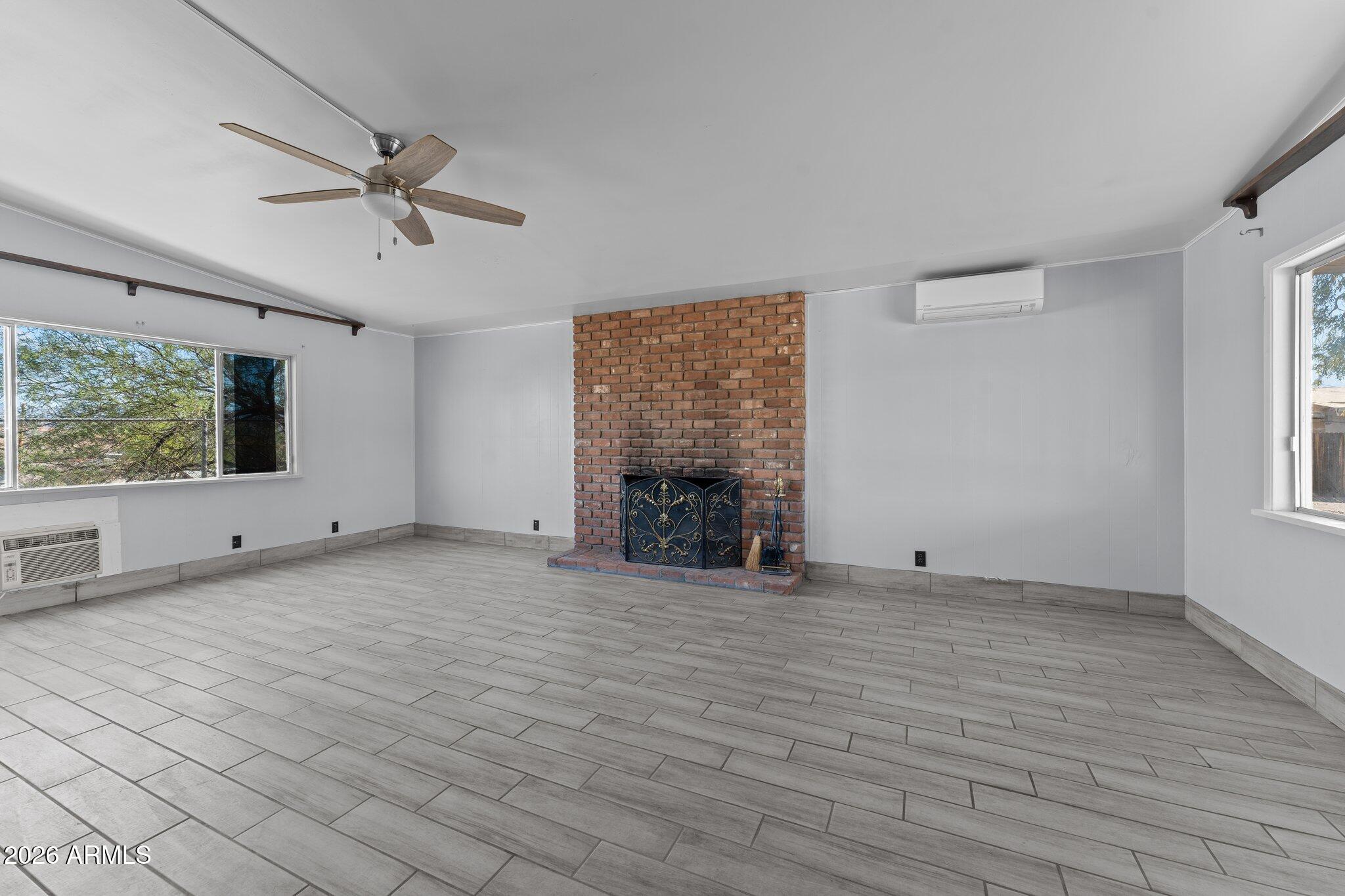 692 W Wickenburg Way Apt C