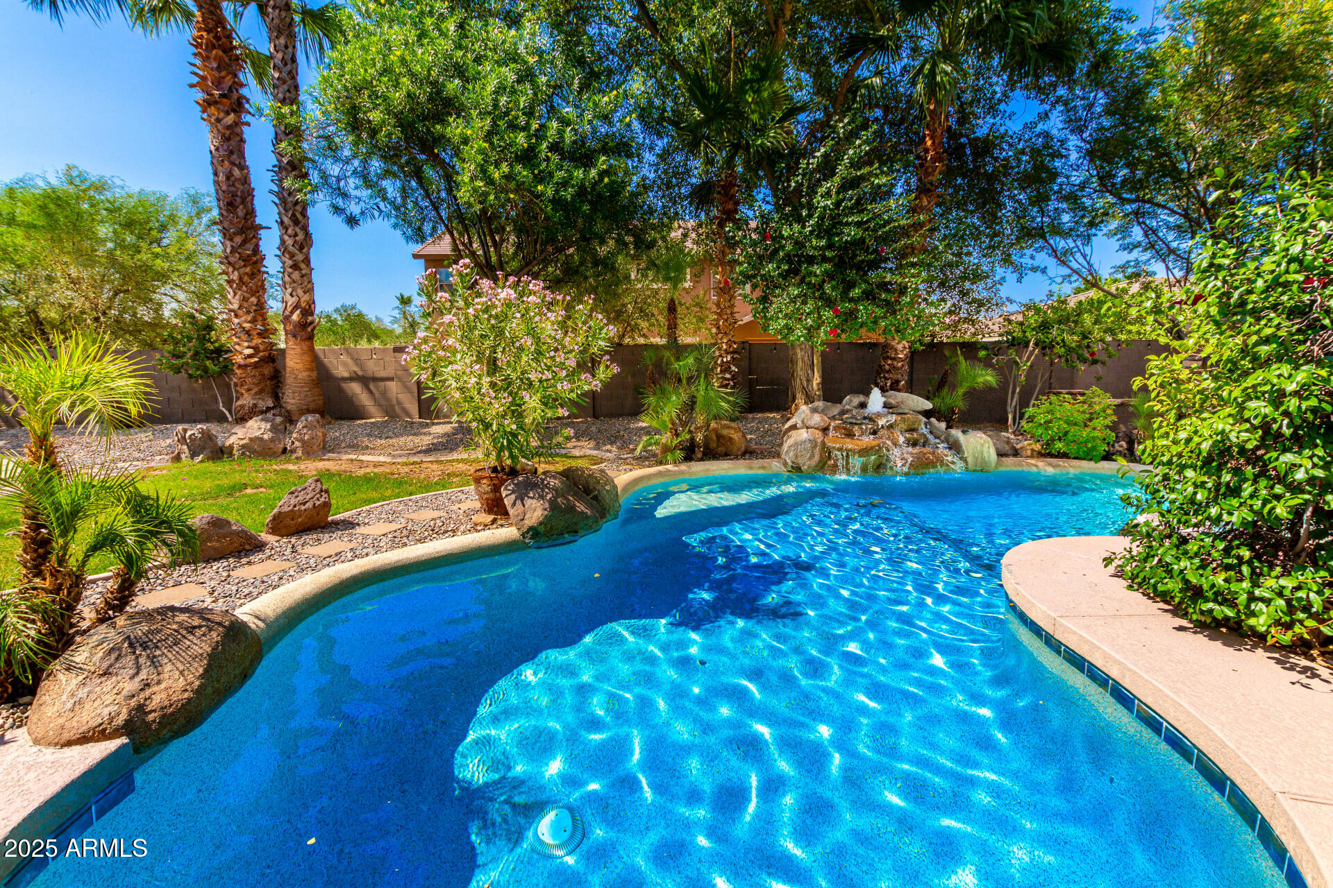 18402 E OAK HILL Lane