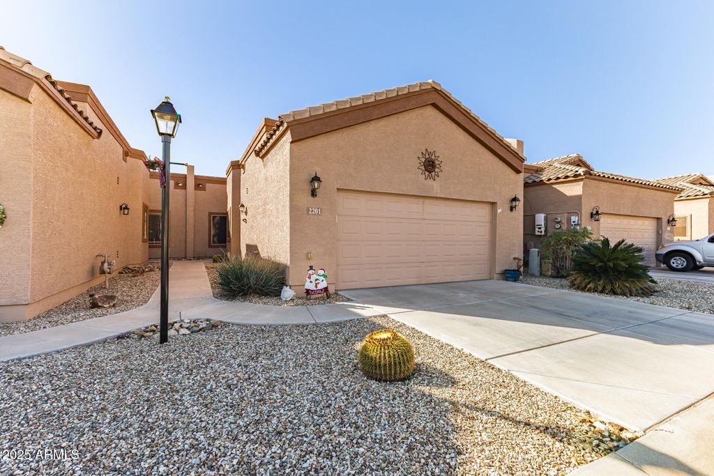 Photo of 18650 N 91st Avenue #2201, Peoria, AZ 85382 (MLS # 6960380)
