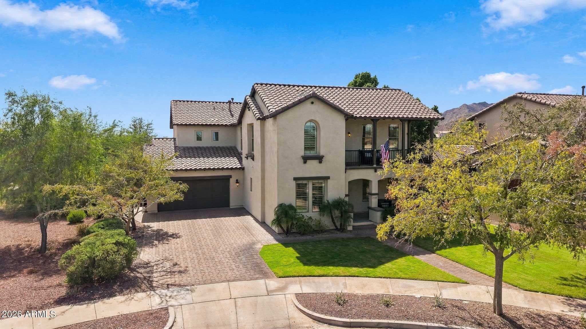 20447 W CRESCENT Drive