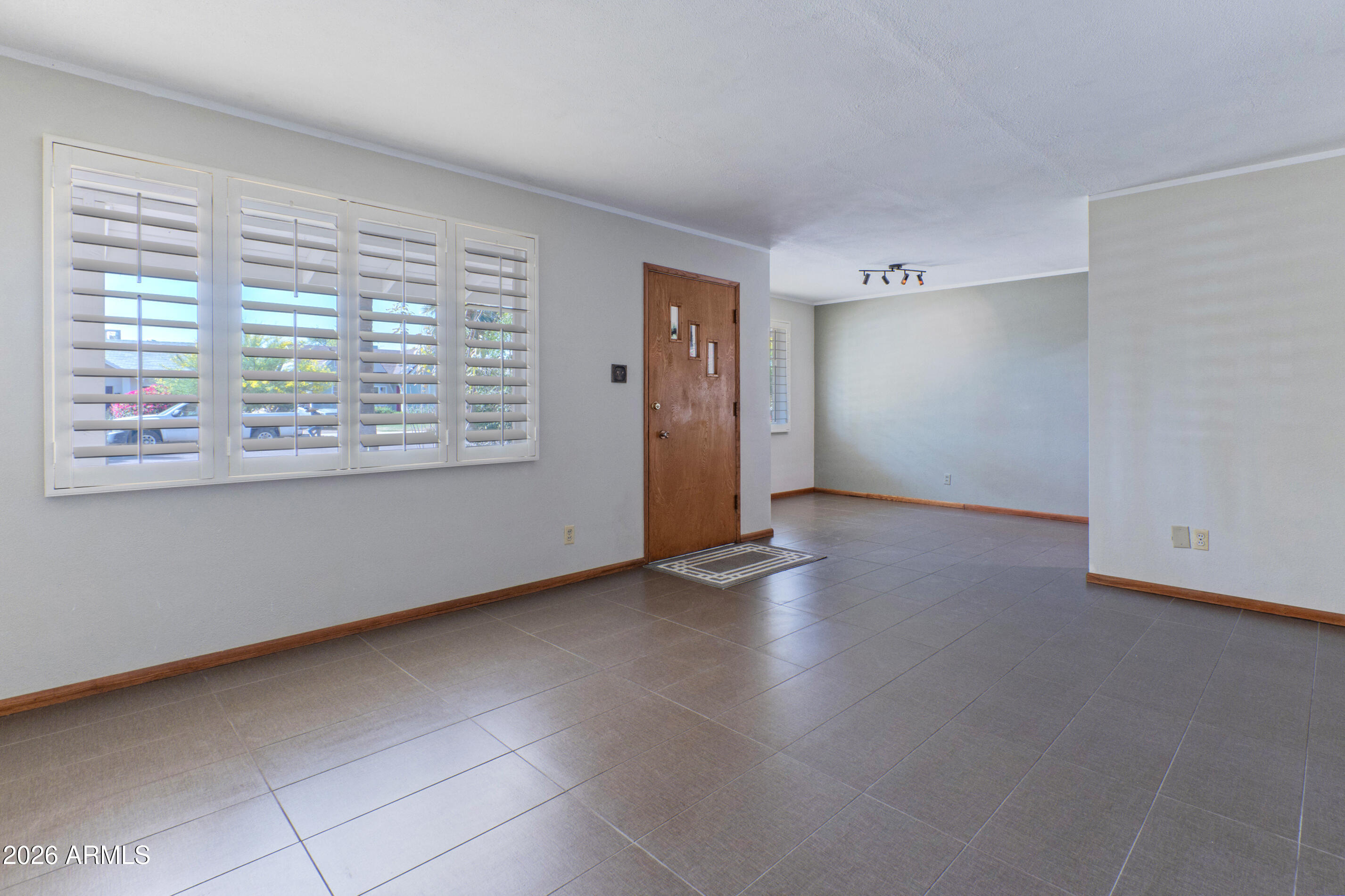 1334 W WILLETTA Street