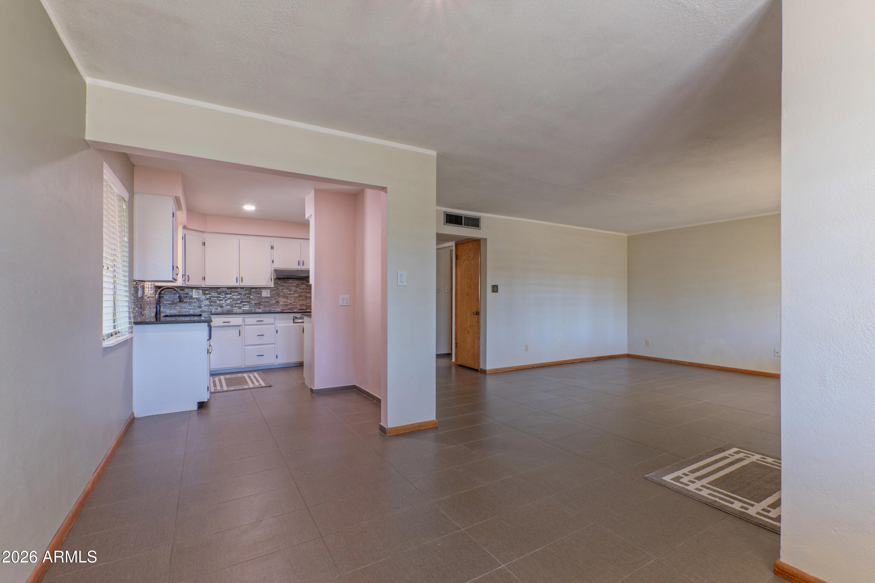 1334 W WILLETTA Street