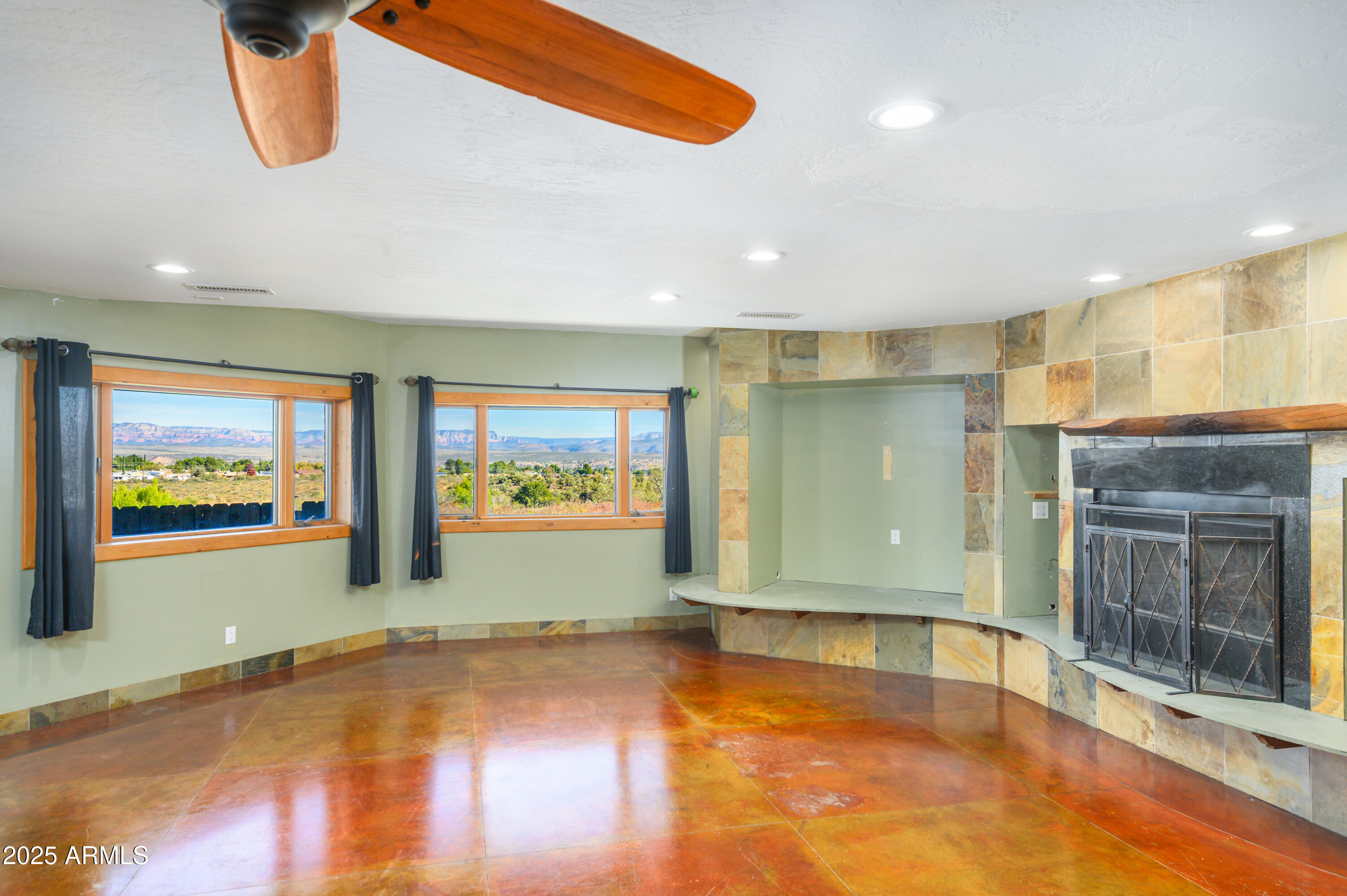 1450 E ROCKY KNOLLS Road