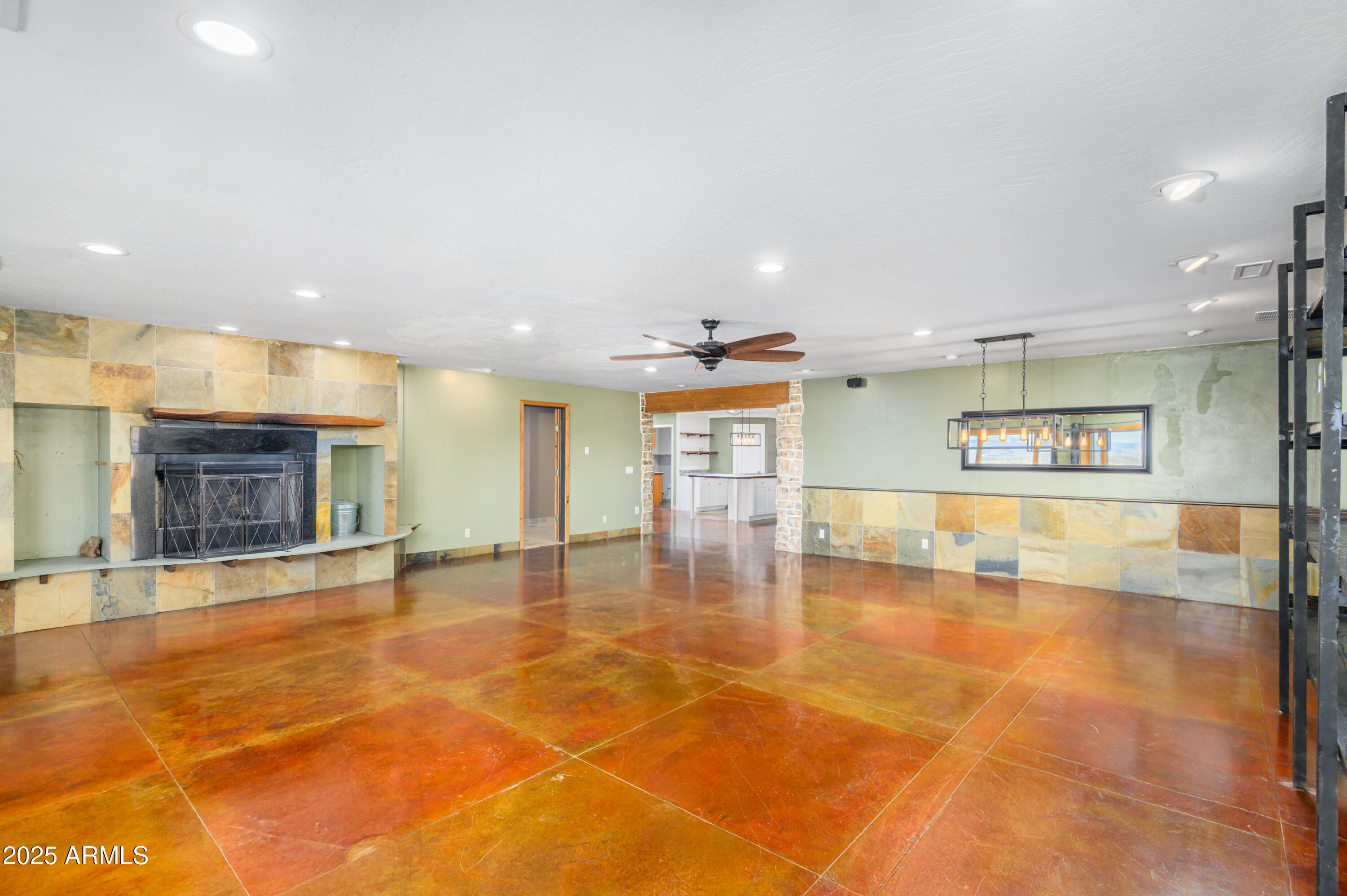 1450 E ROCKY KNOLLS Road