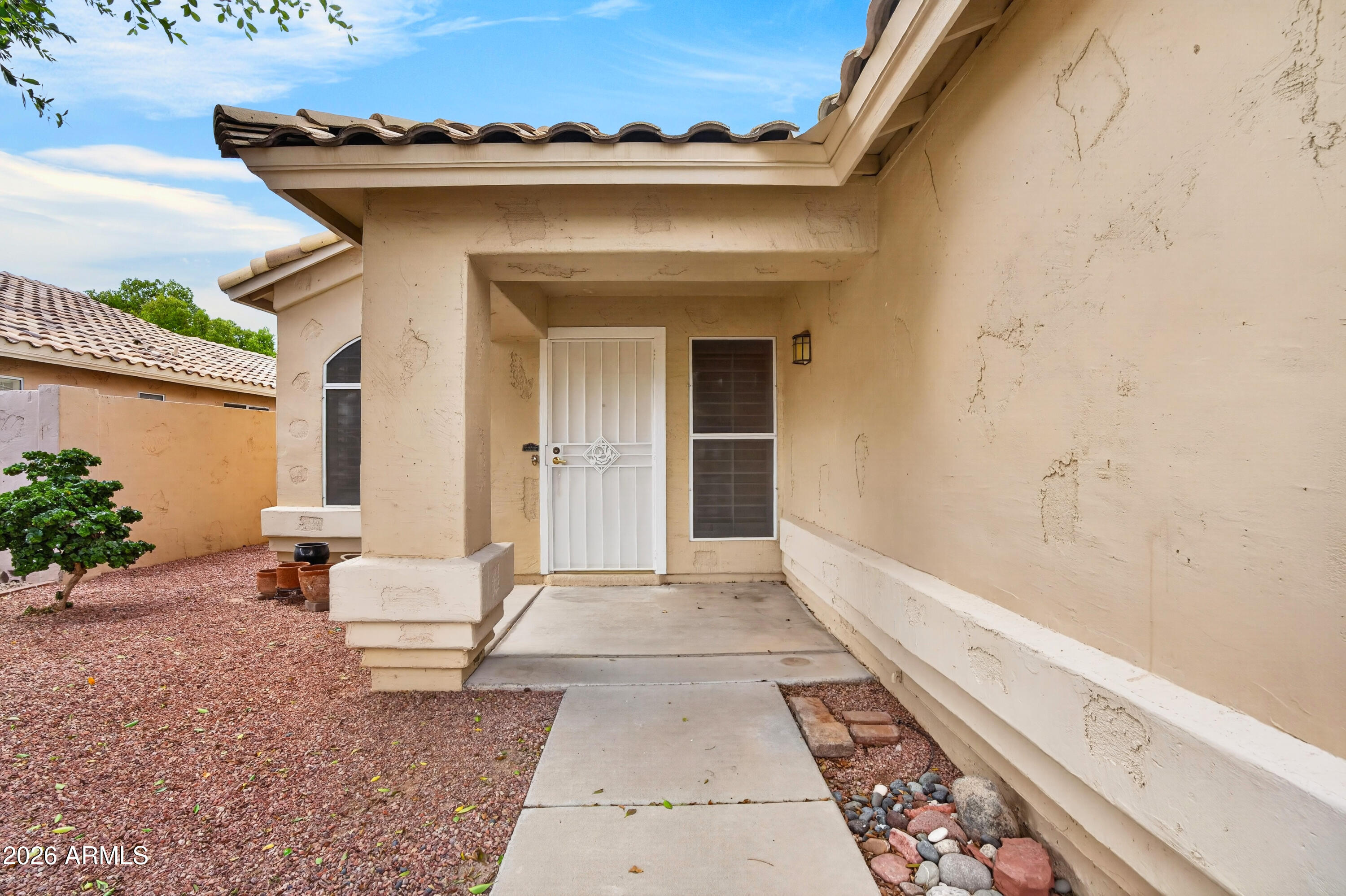 7439 W LOUISE Drive