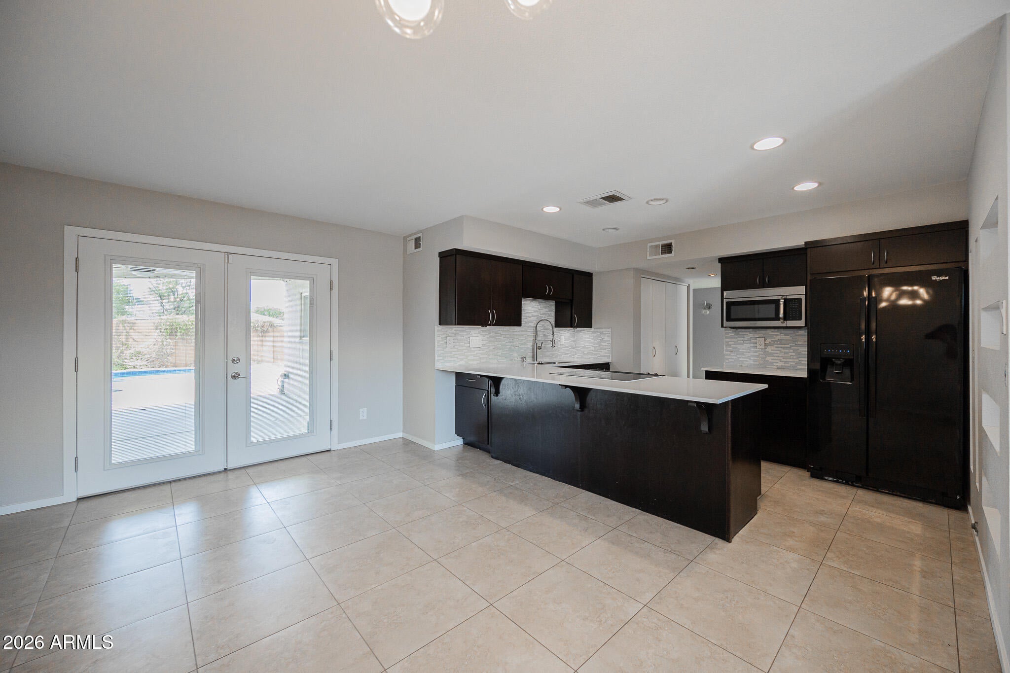 1218 E CARTER Drive