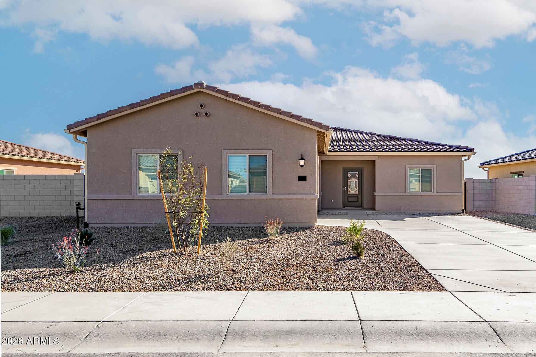 674 W PINTAIL Drive