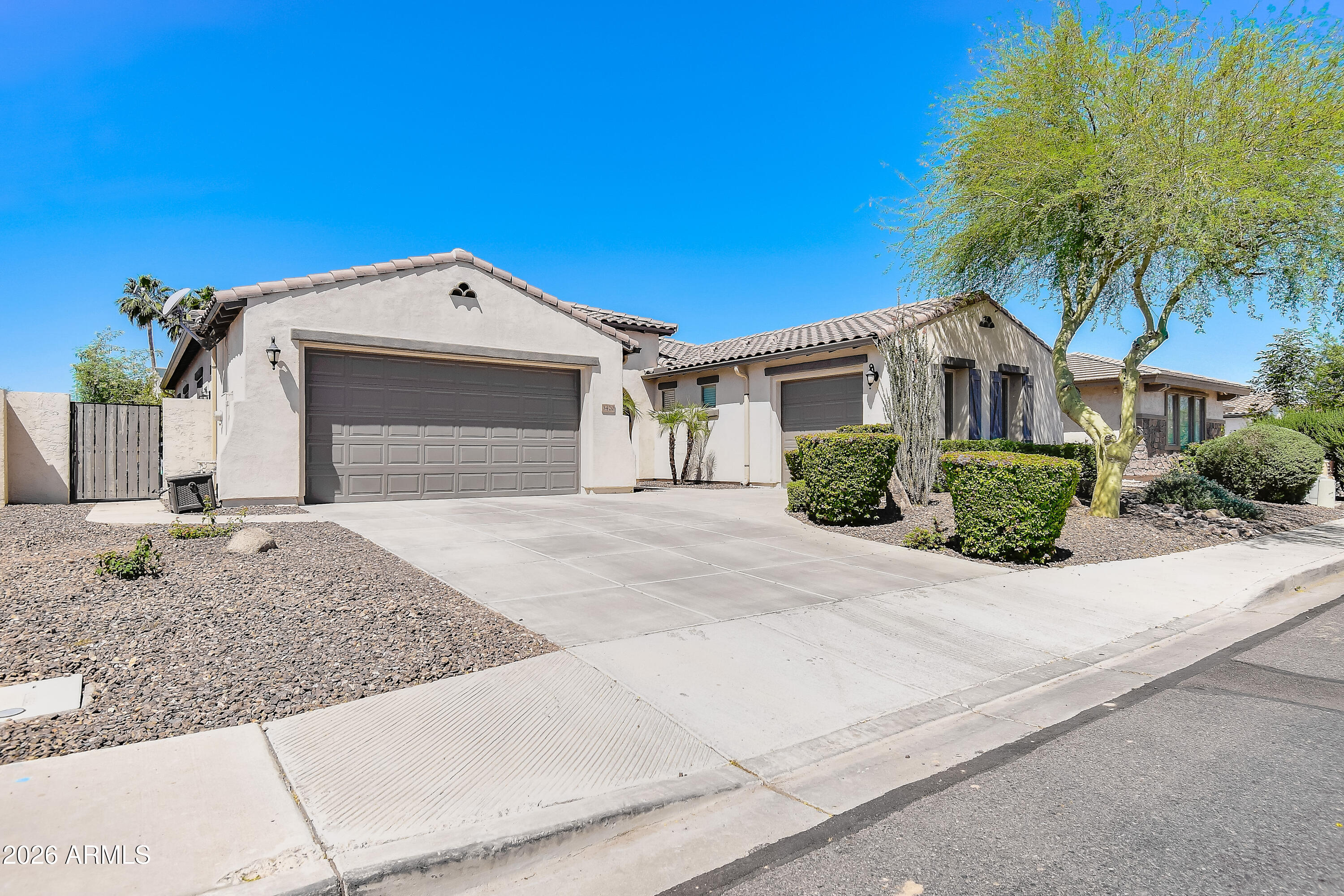 3420 S HOLGUIN Way