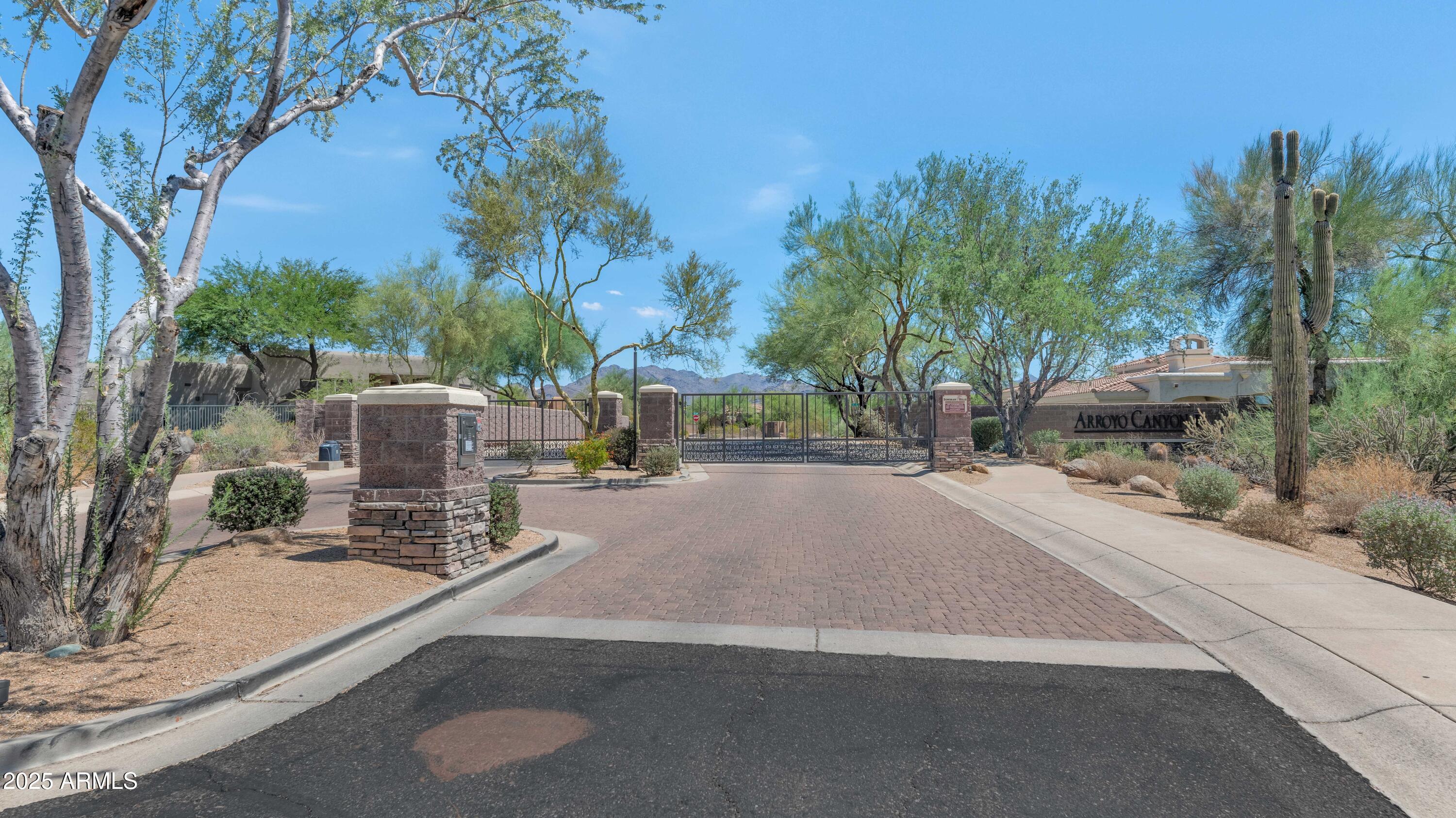 7941 E VIA DE LUNA Drive