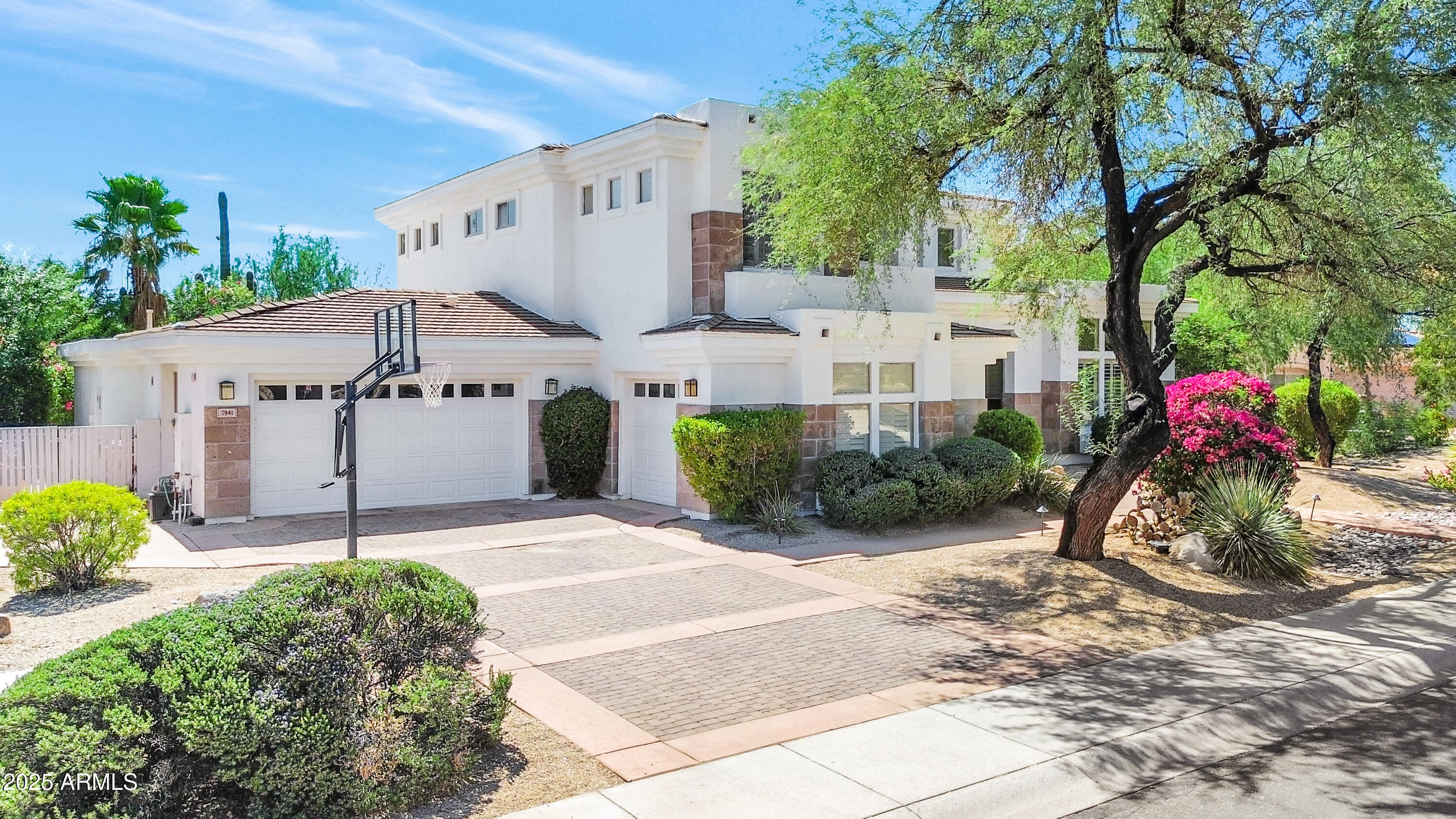 7941 E VIA DE LUNA Drive