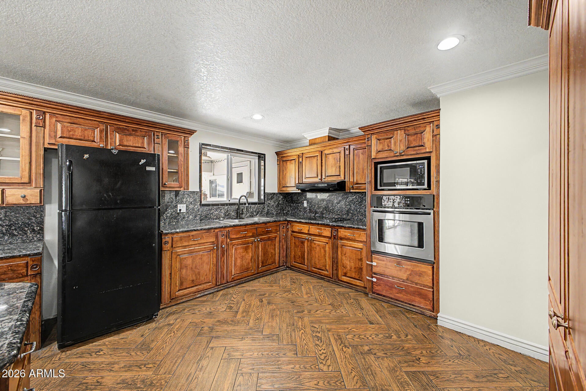 6241 W HIGHLAND Avenue