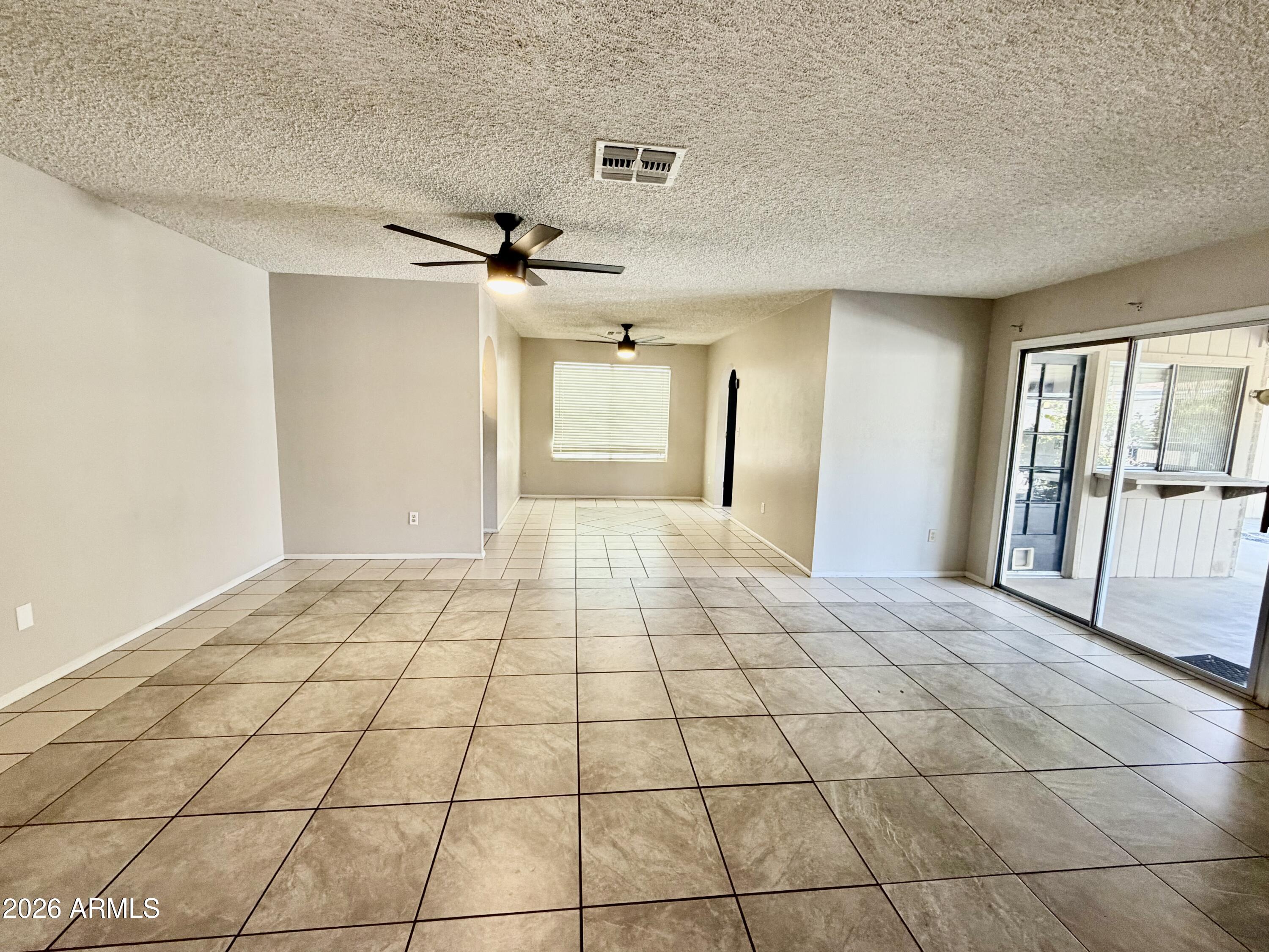 4044 W CHOLLA Street