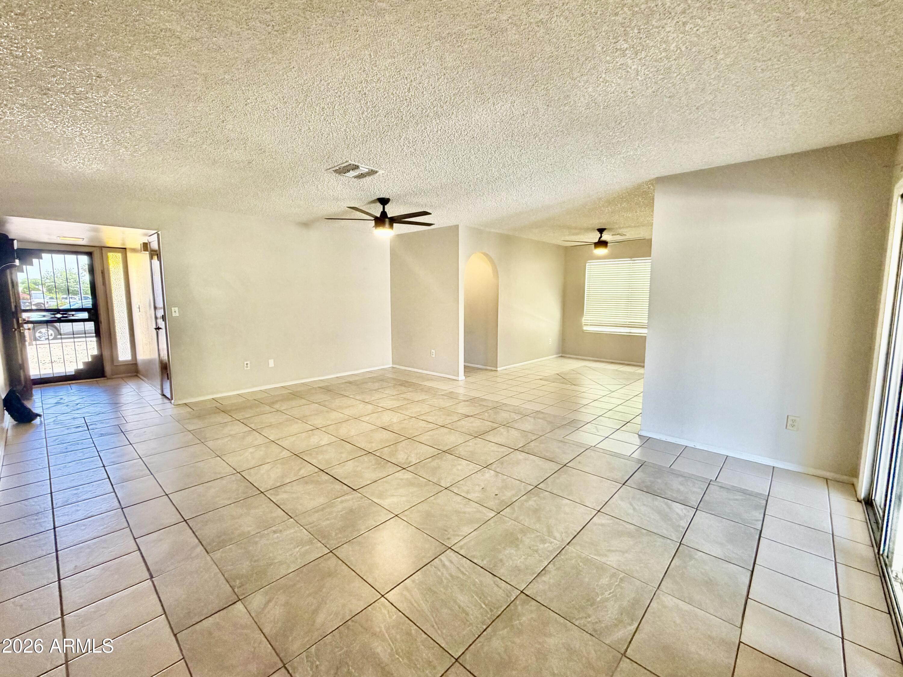4044 W CHOLLA Street
