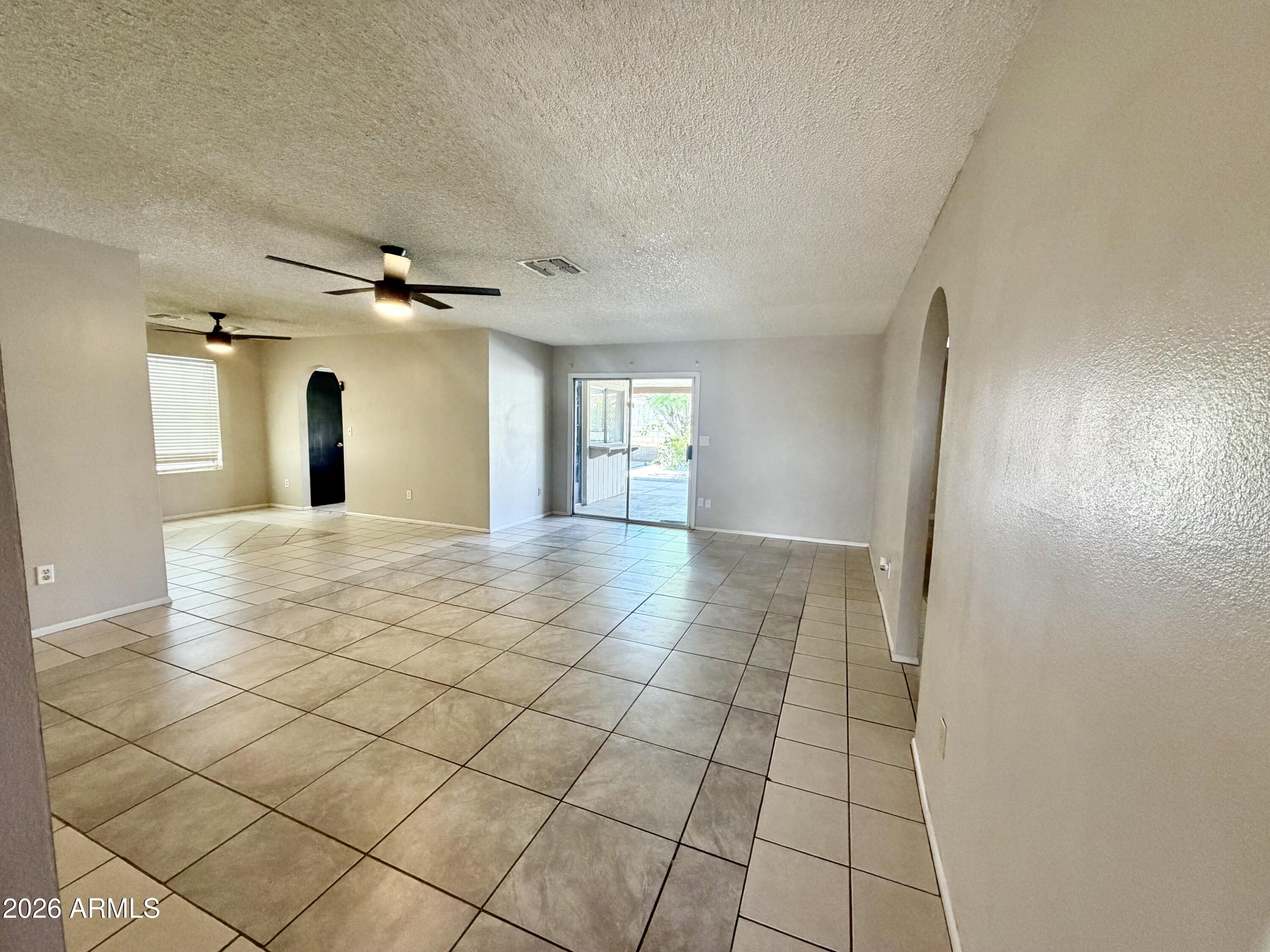 4044 W CHOLLA Street