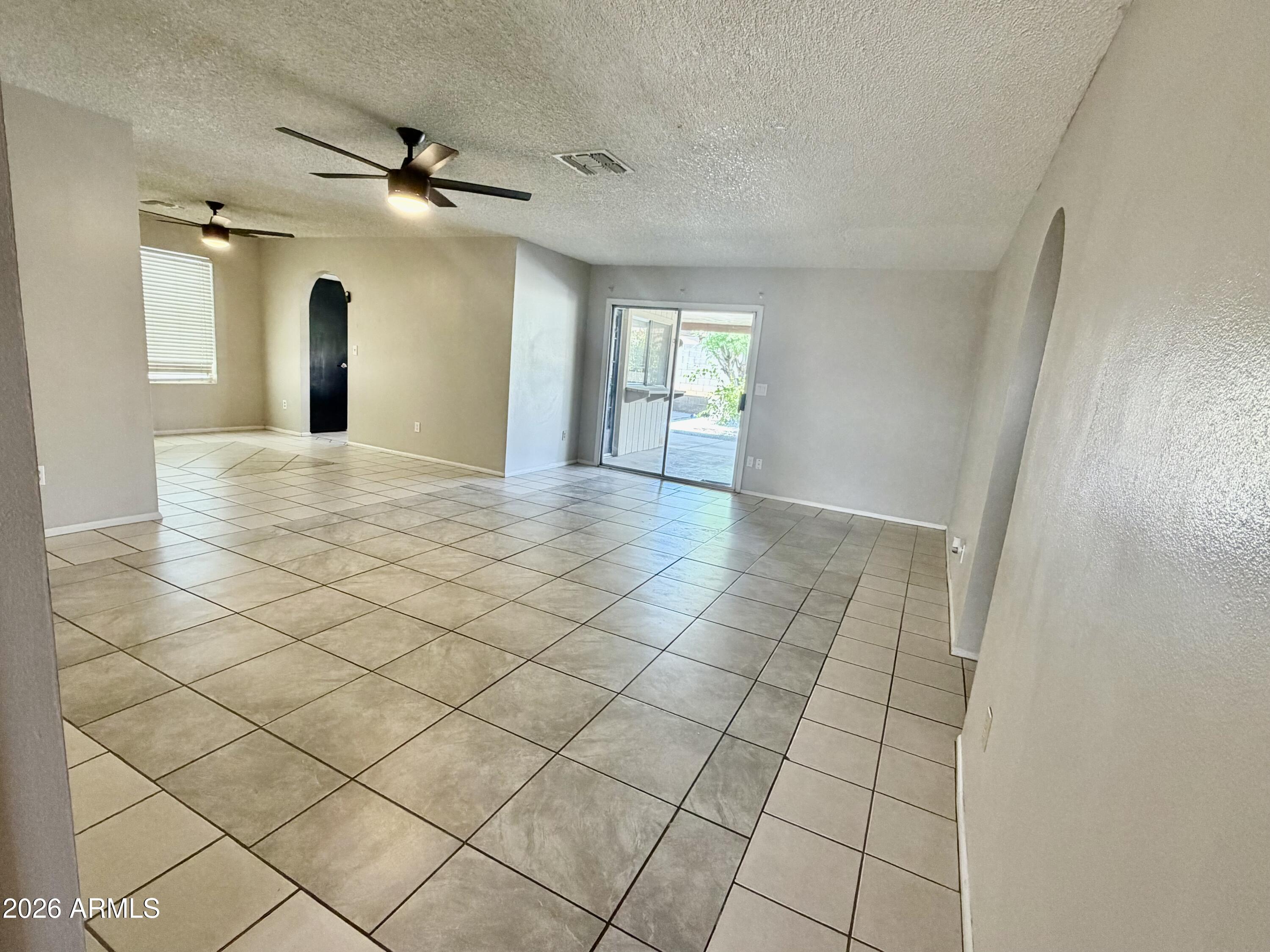 4044 W CHOLLA Street