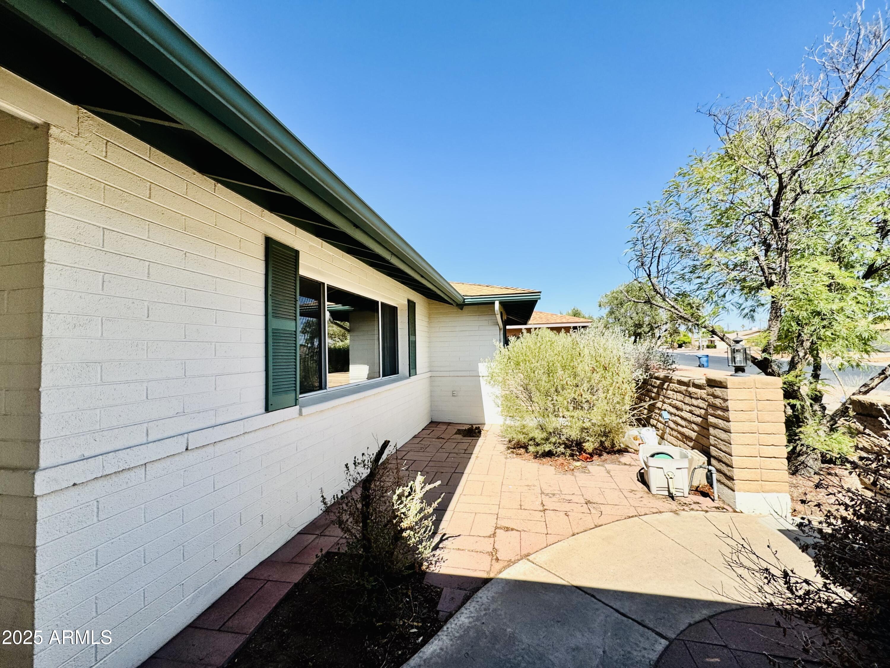 710 E LA JOLLA Drive