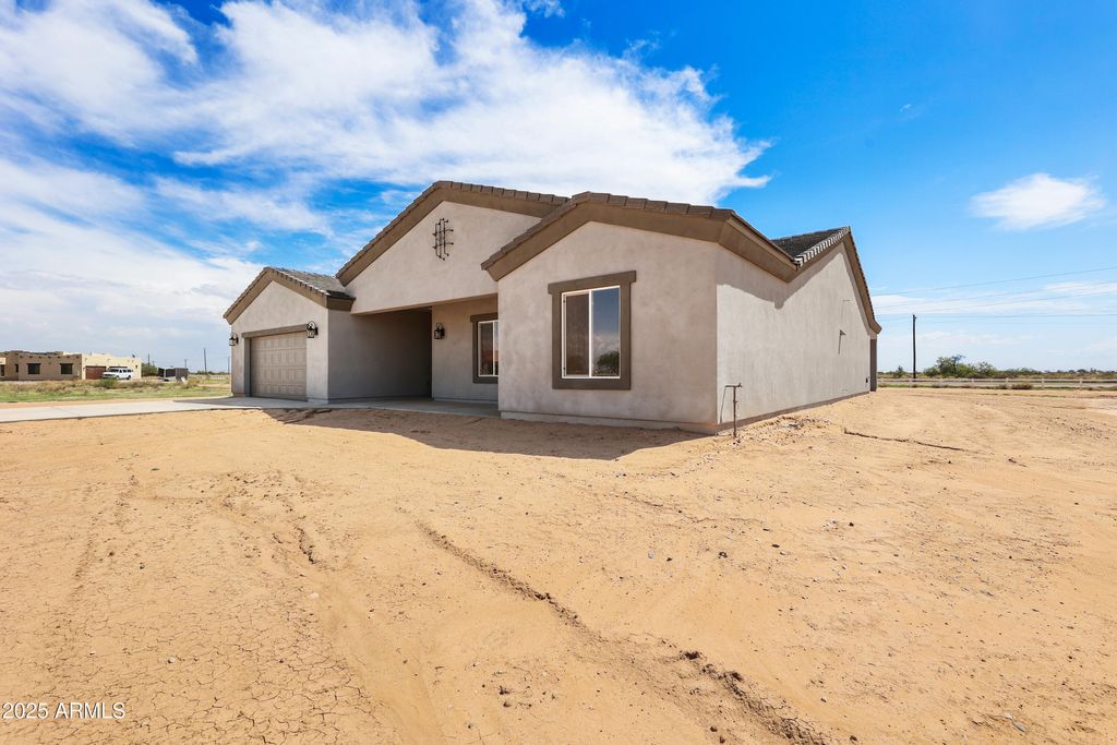 Photo of 6897 W Appaloosa Trail, Coolidge, AZ 85128 (MLS # 6914114)