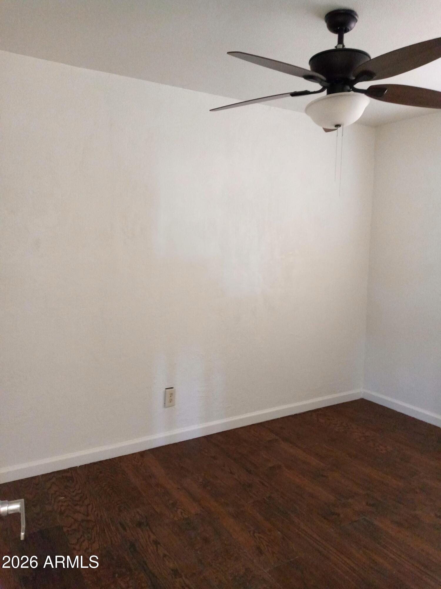 1319 W VOGEL Avenue