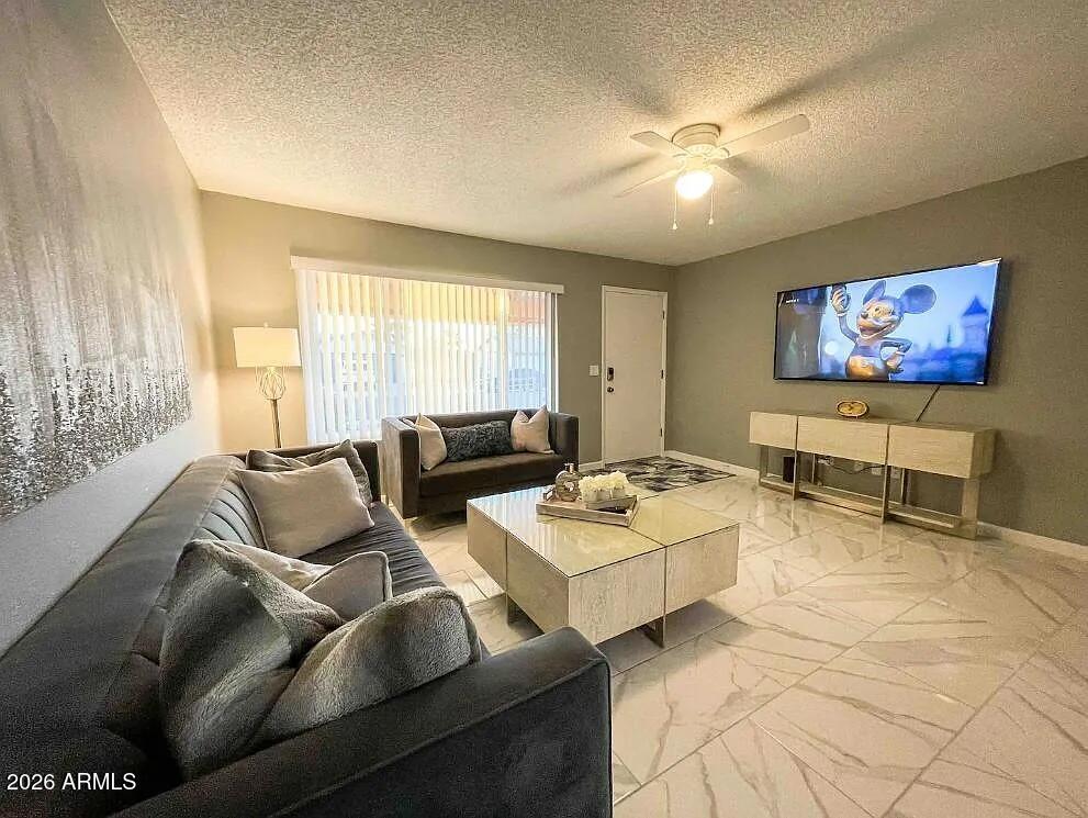 5252 W LUPINE Avenue