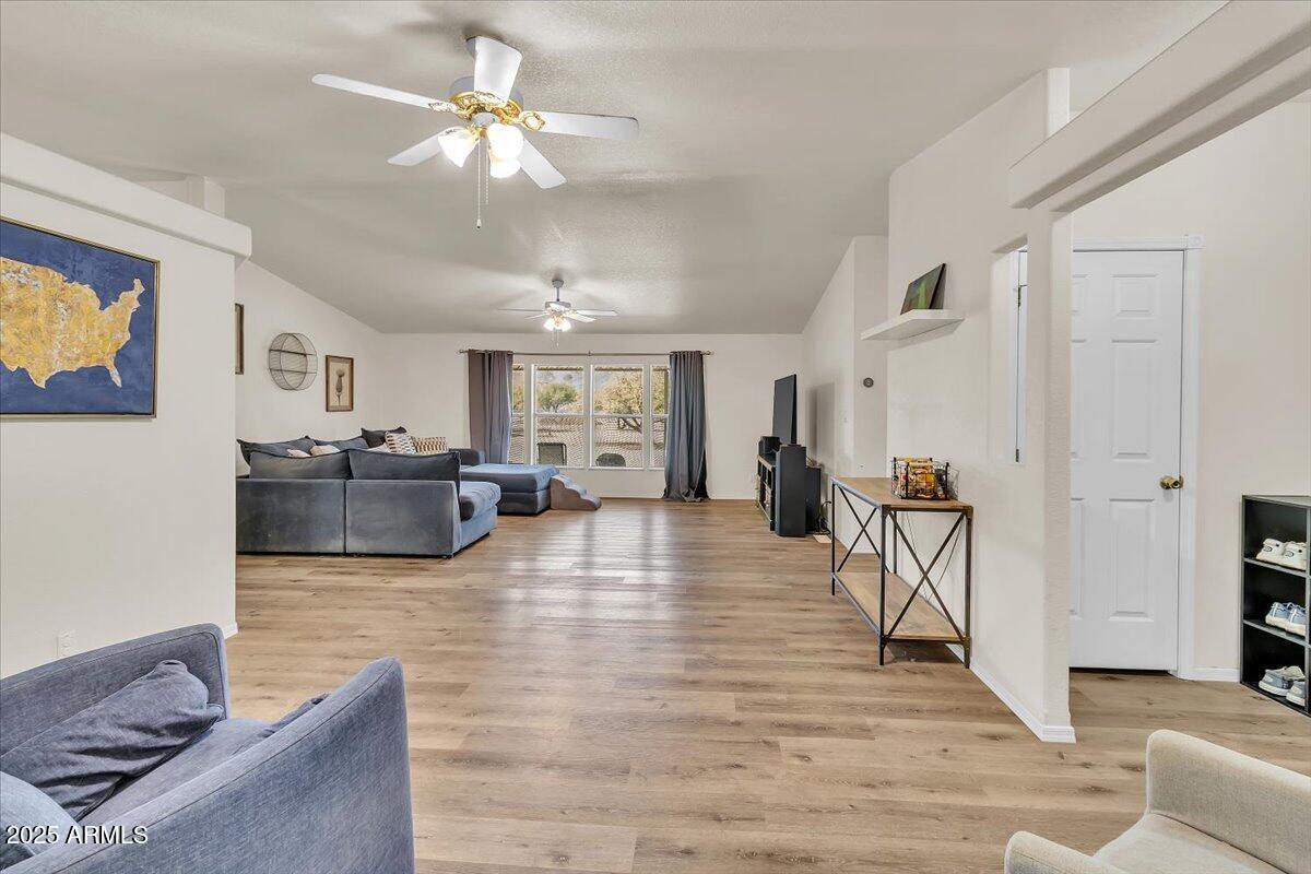 4735 W CARVER Road
