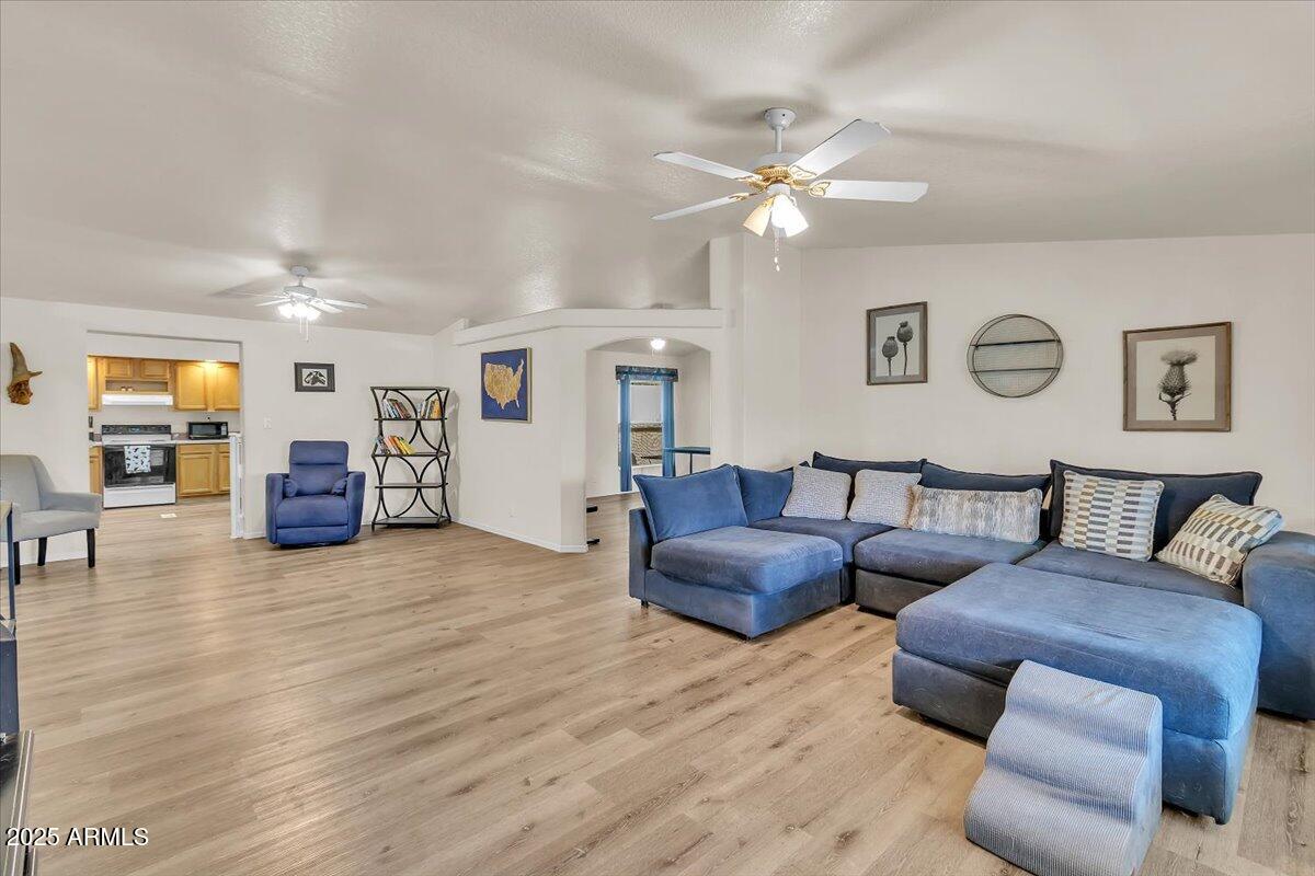 4735 W CARVER Road